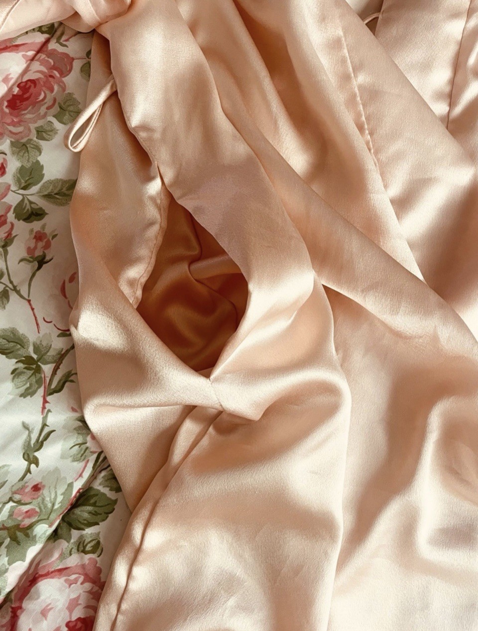 Vintage Valentino Intimo Satiny Soft Robe w Sheer Stripe Arms Peachy Pink Sz L