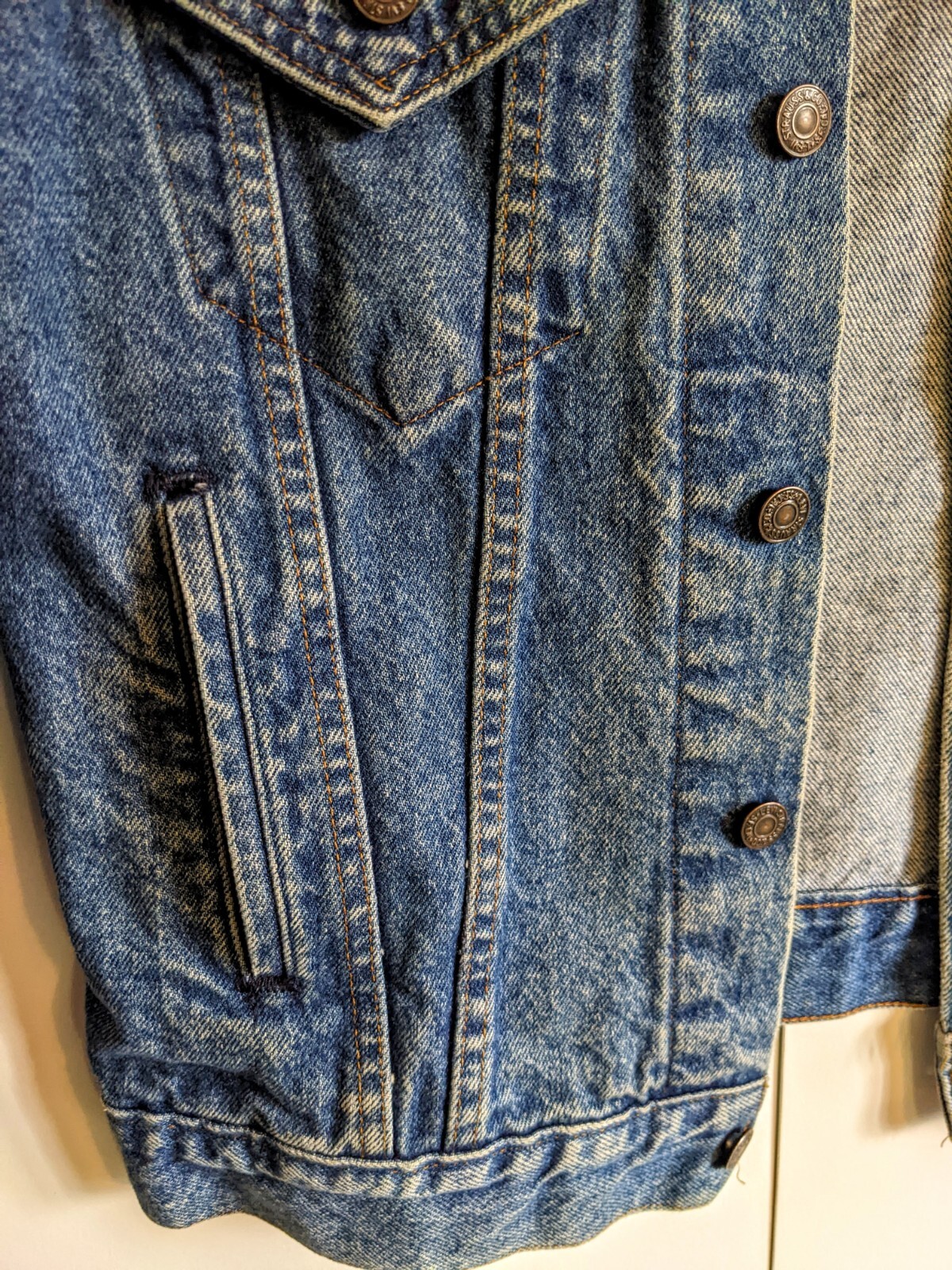 Vintage 80s Jean Jacket LEVI STRAUSS BLUE TRUCKER 70506-0214 SIZE 40-MADE in USA
