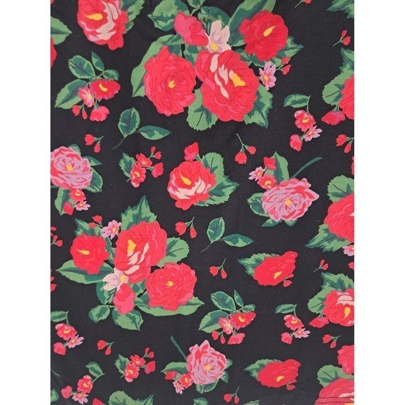 XXI Essentials Forever 21 Floral Mini Skirt Black Red Rose Print Size Large