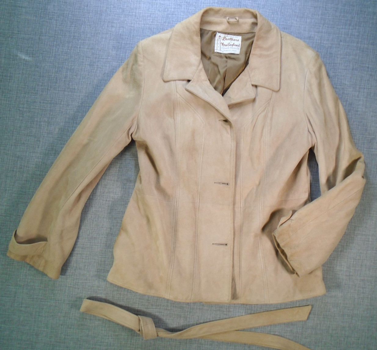 Leathers by New England Women&rsquo;s Jacket Vintage 19&Prime; x 25&Prime; Made in USA, Has Wear