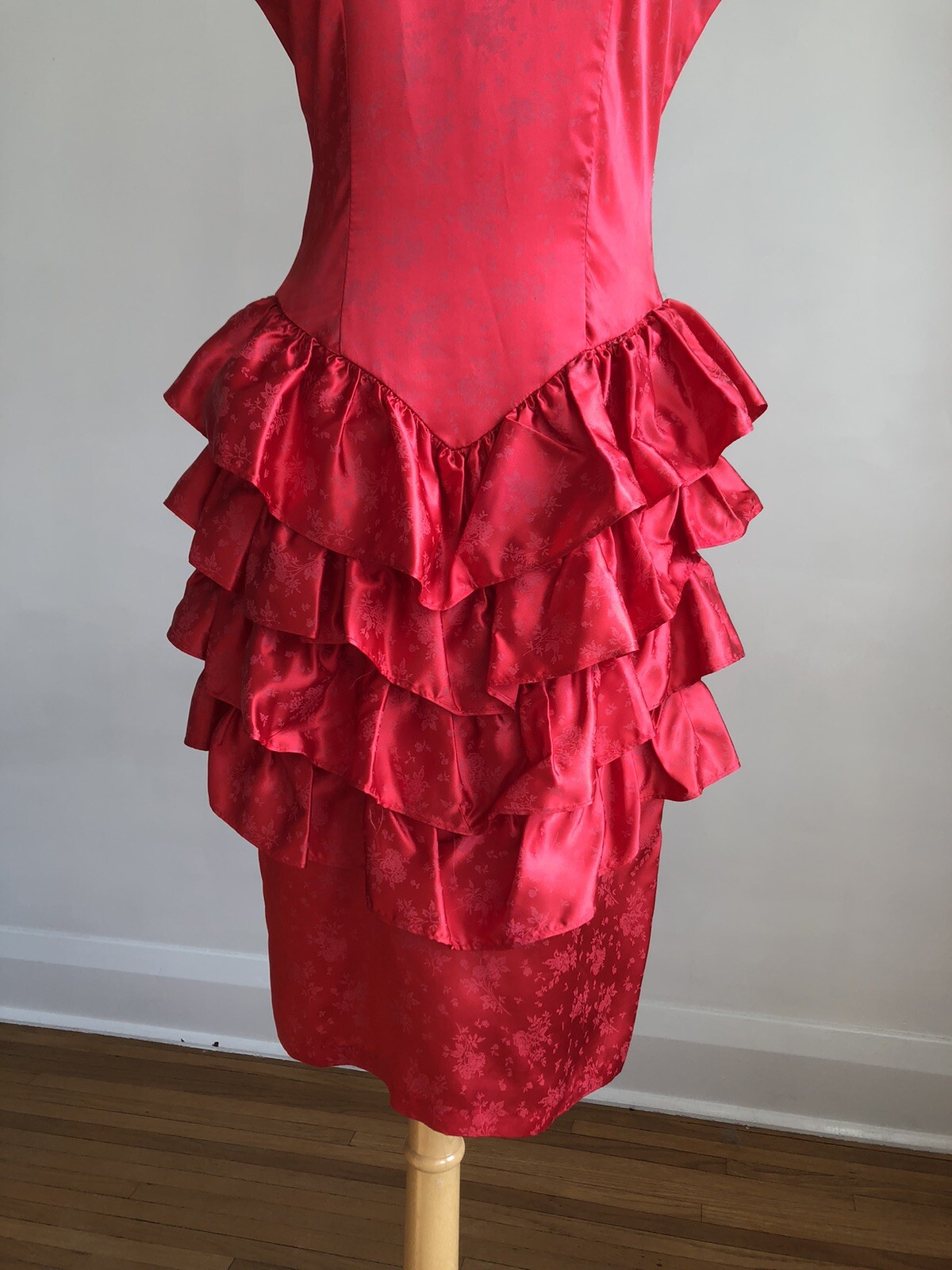 STUNNING VTG Red Silky Satin Ruffles Cap Sleeve Peplum Dress SZ 5/6