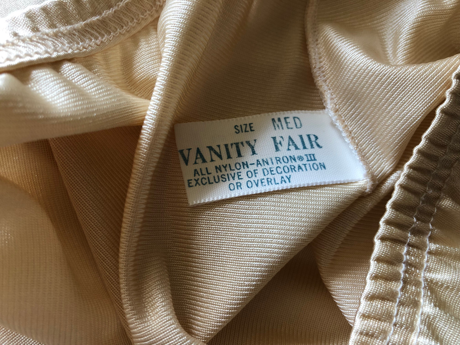 Vintage VANITY FAIR Flared Slip Beige Size M Length 21.5&Prime;