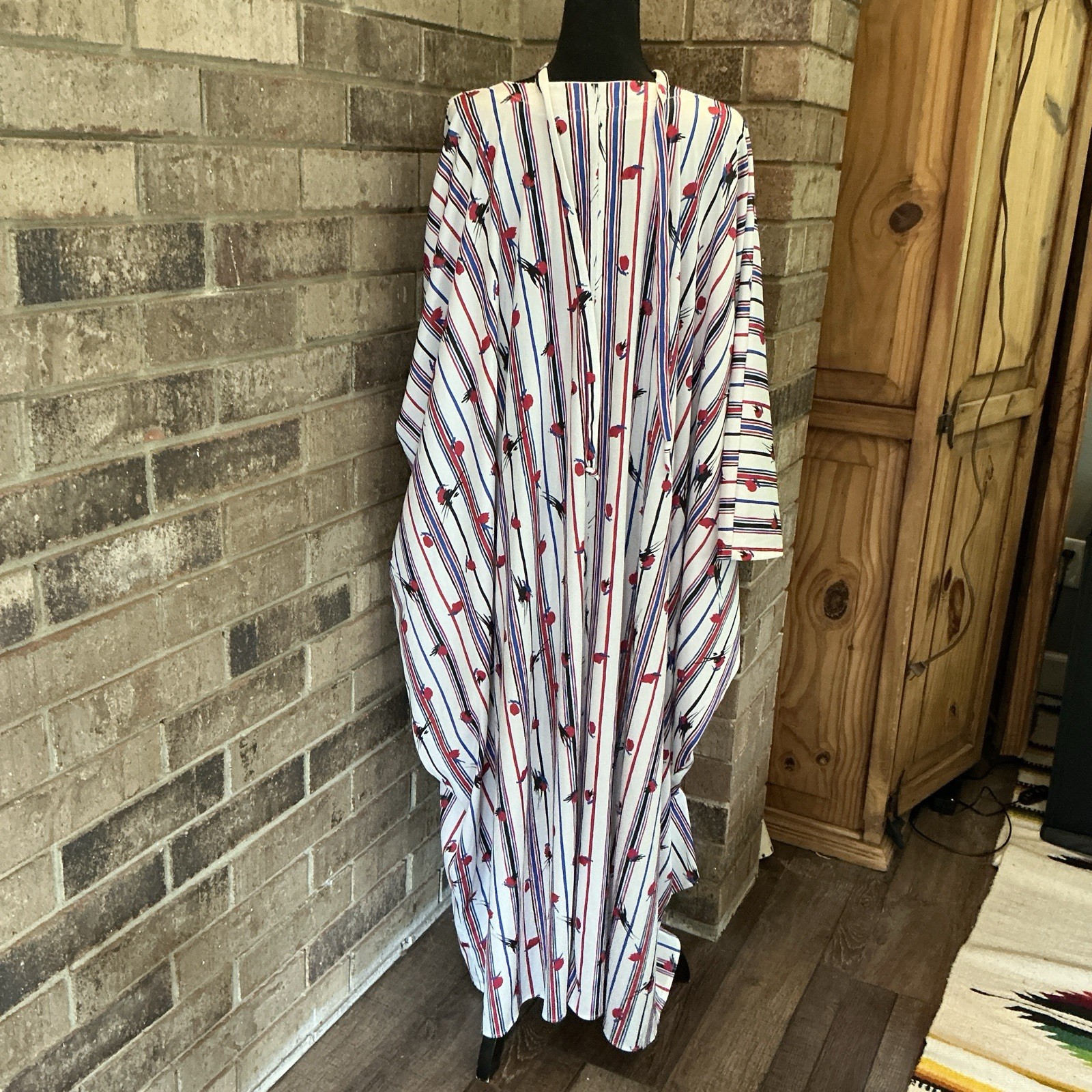 70s VTG White Striped Tulip Print Caftan Maxi Dress Batwing One Size Plus #8E2