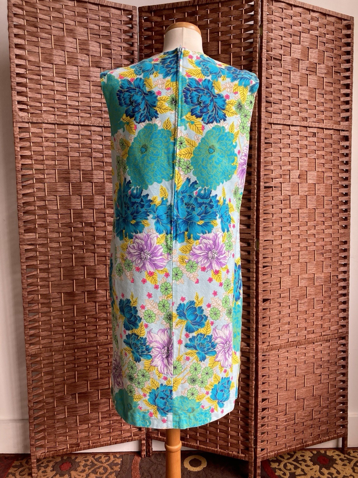 1960s Vibrant Flower Power Shift Dress, Bust 40in