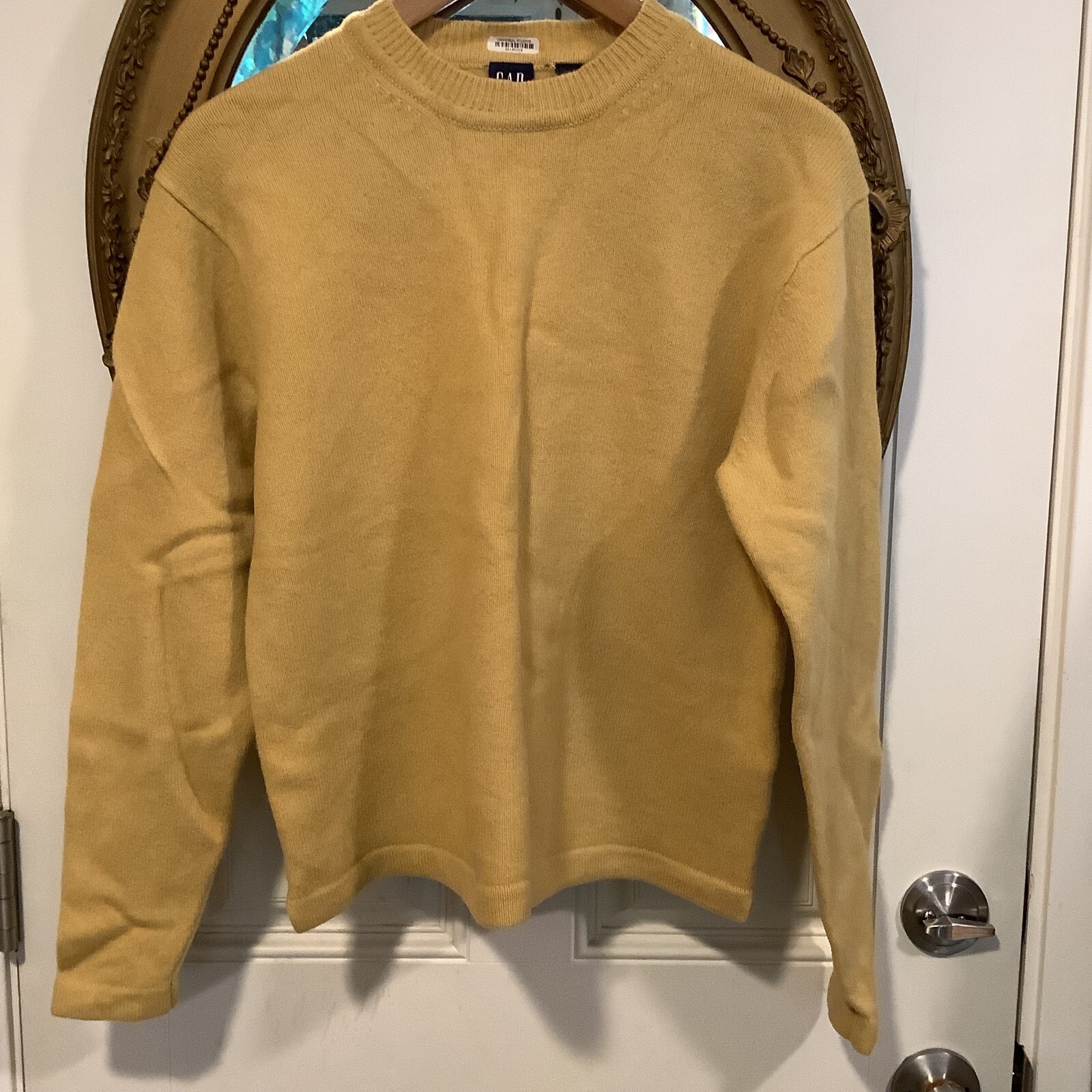 Gap 100% lambswool mustard pullover boxy sweater Universal Studios preppy S Y2K