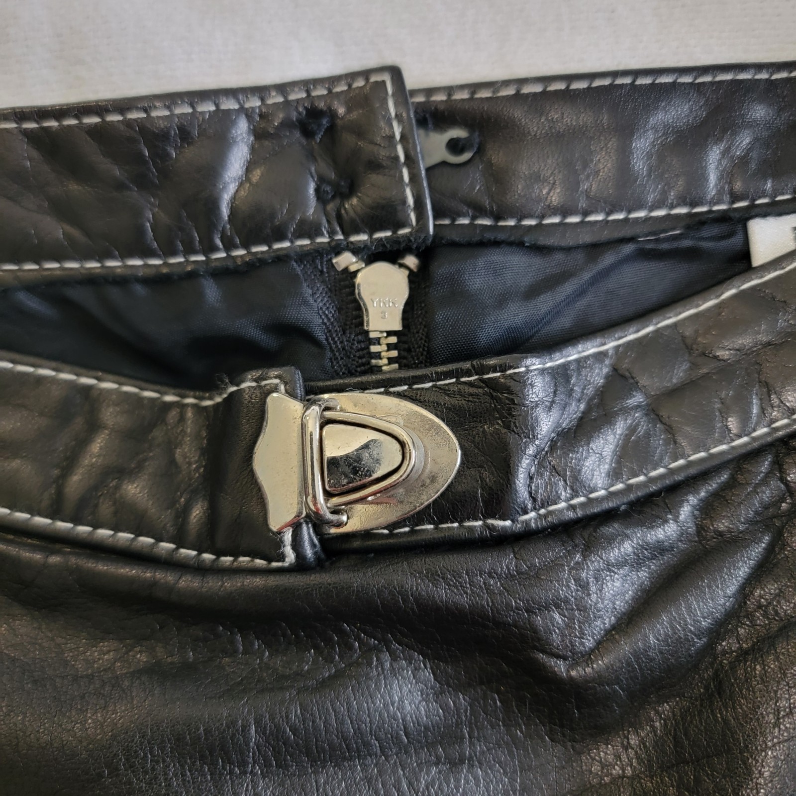 VTG Emanuel Ungaro Petit Mini Skirt Women Genuine Leather Black US 6 / Italy 40
