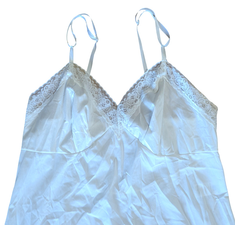 Vanity Fair White Nylon Full Slip Lace Trim Style 10-103 Size 36/42 M/L 22&Prime; Long