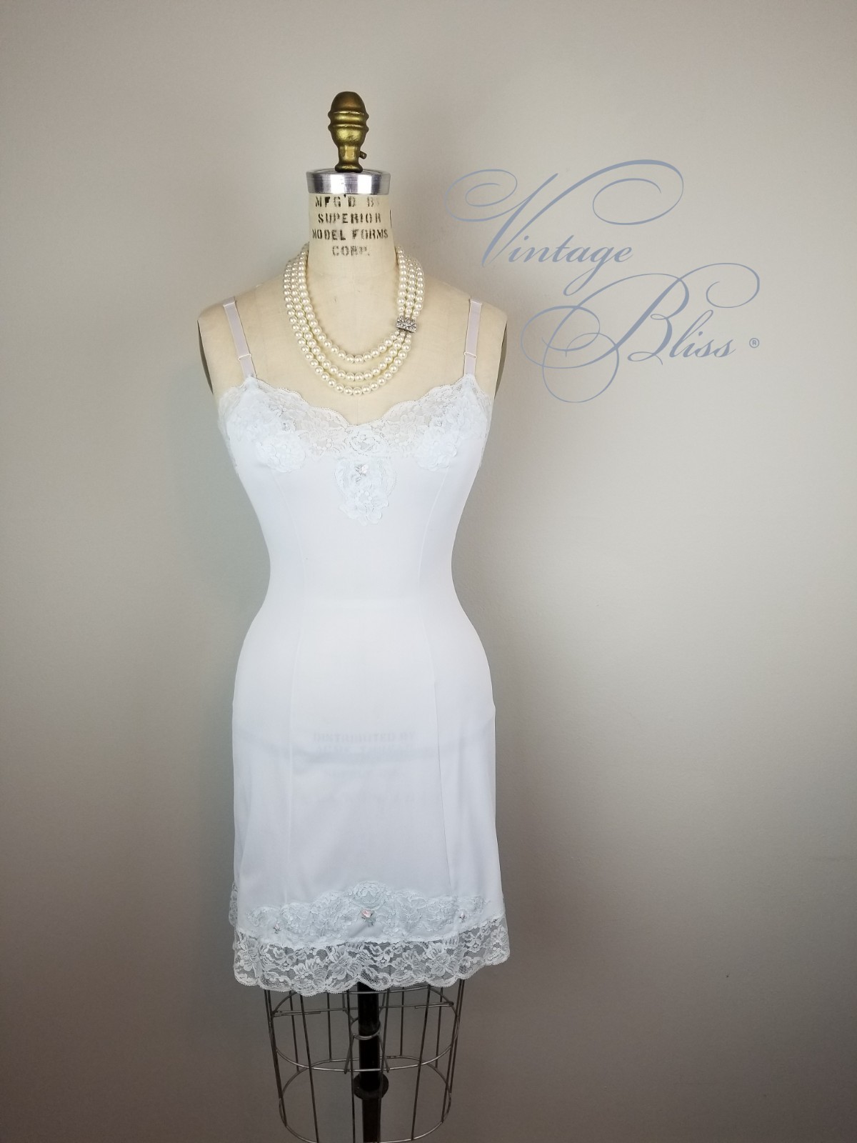 Vintage 1950&rsquo;s Powder Blue Slip Lace Detail & Pink Rosebuds Bust Size 30 Short