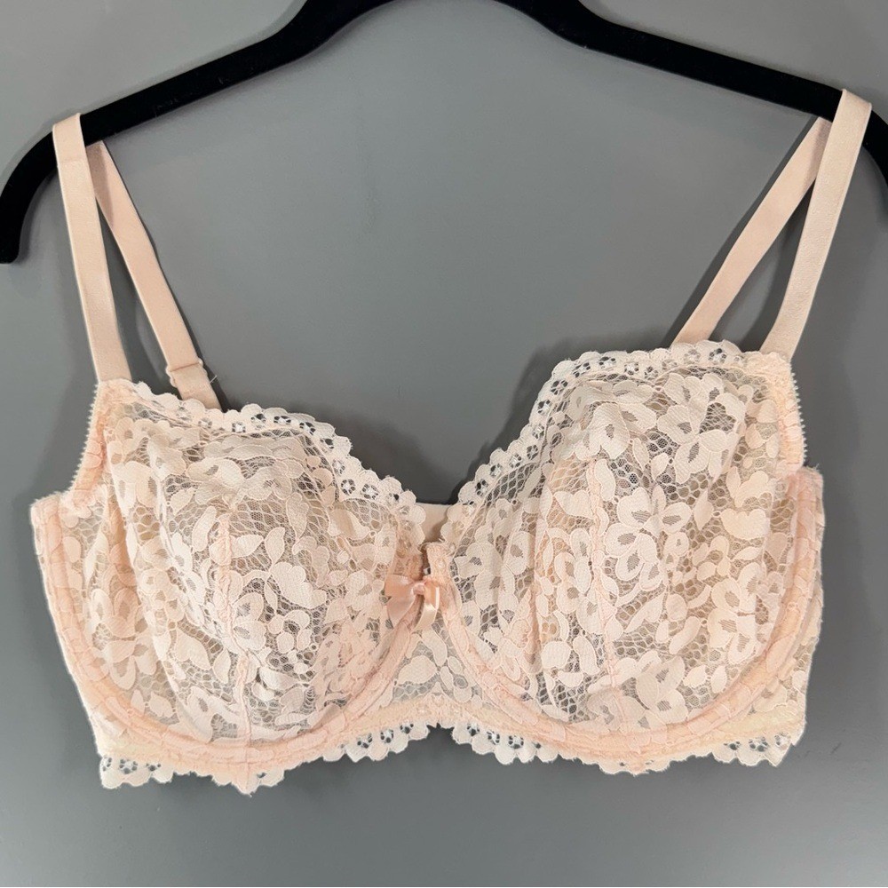 Victoria&rsquo;s Secret Very Sexy Unlined Lace Bra Vintage-era Blush 38DD