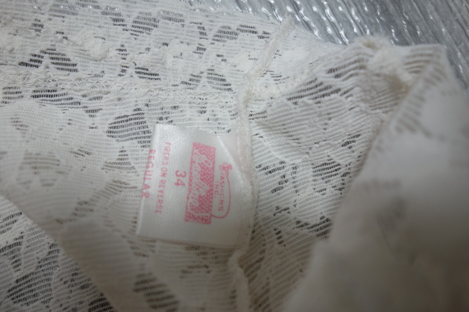 Vtg. Beeline Full Slip Stretch Fitted Lace Bodice White Nylon Size 34