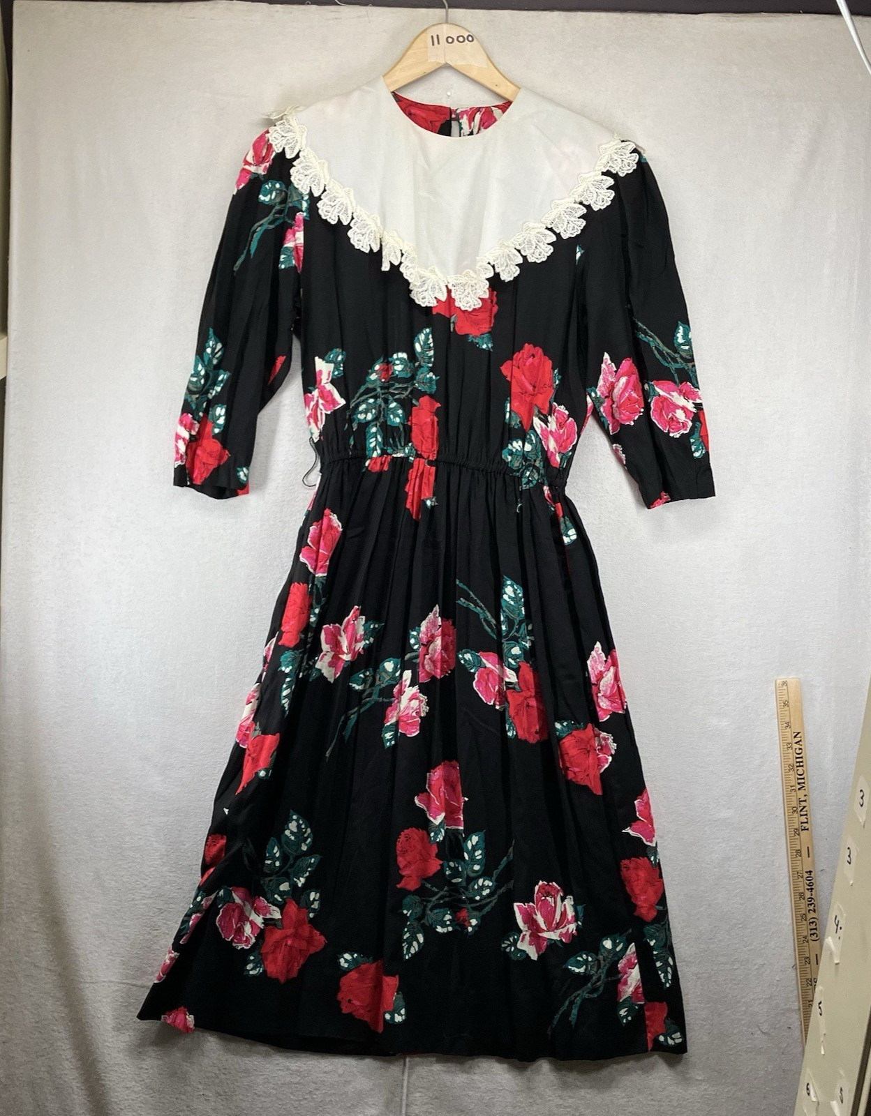 Vintage 80s Floral Dress Garden Tea Party Country Romance 8 Rayon Lace Rose Neck