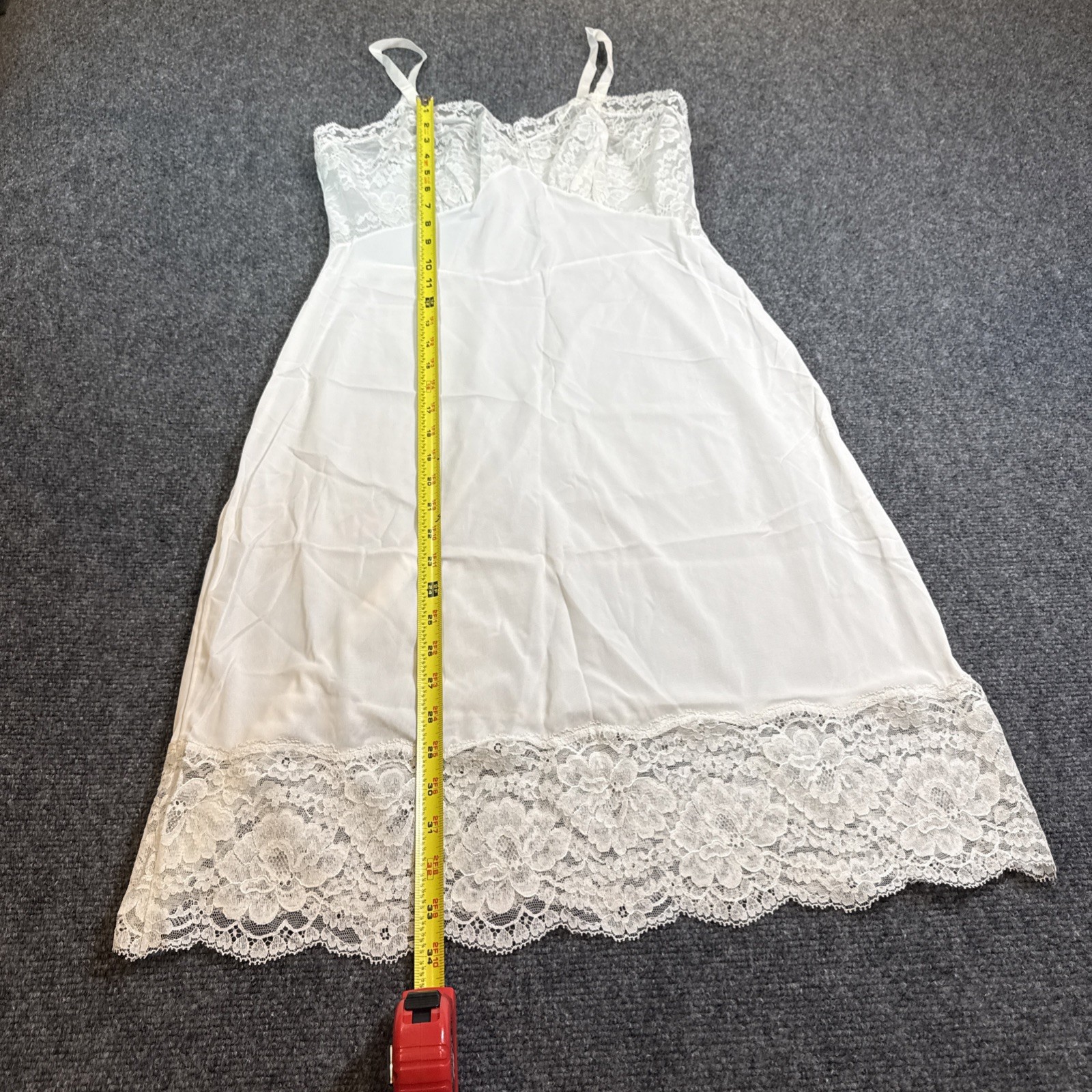 Vintage Lace Trim Pembrooke 36R 1960/70&rsquo;s Mid Century Slip Coquette White Nylon