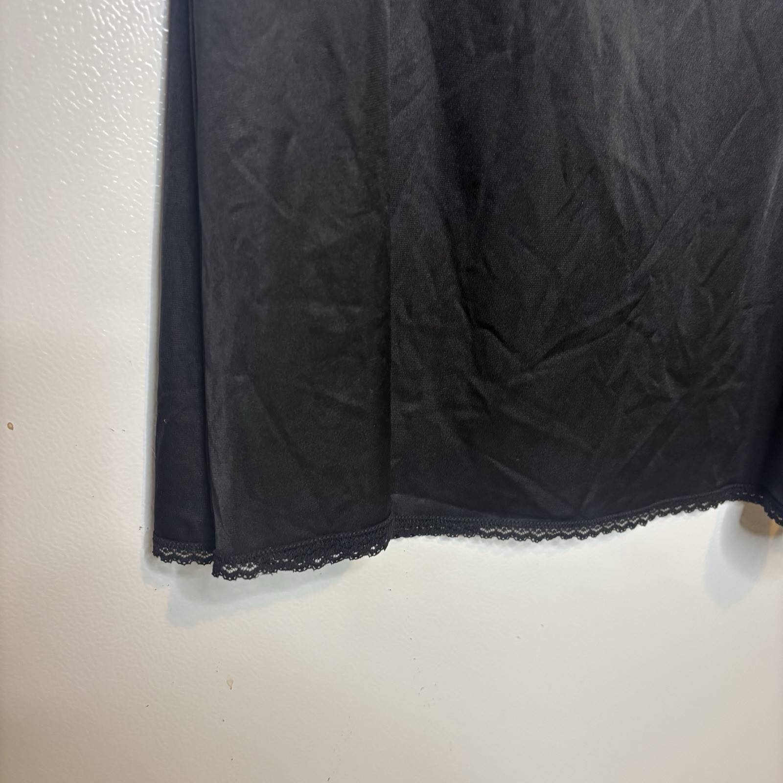 Vanity Fair Size Medium 34&Prime; Half Slip Black Long 11-721 Classic Nylon Everyday