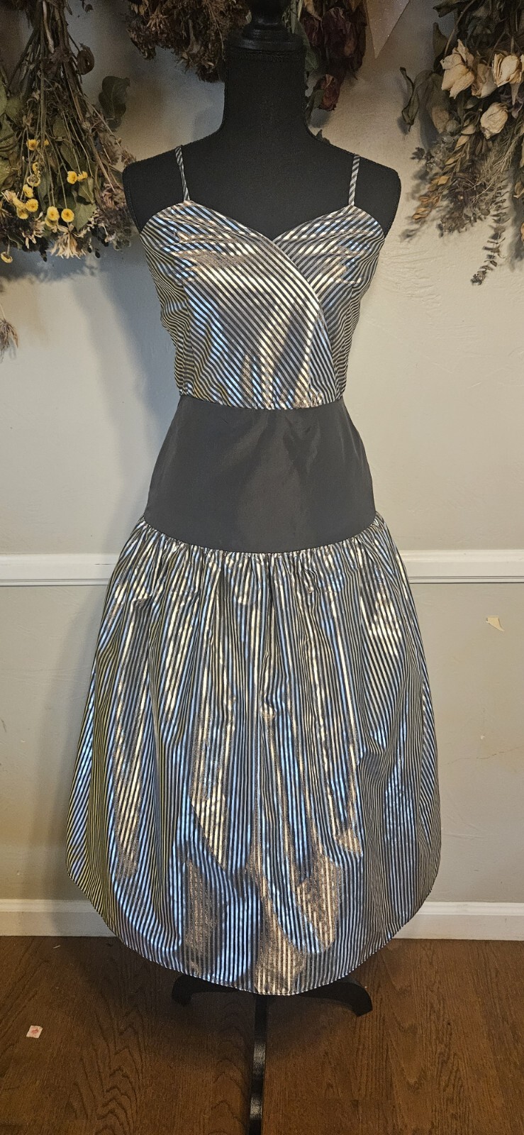 Vintage 1980s Silver And Black Prom Dress By Zizi Mkd Sz 7/8 As Pictured