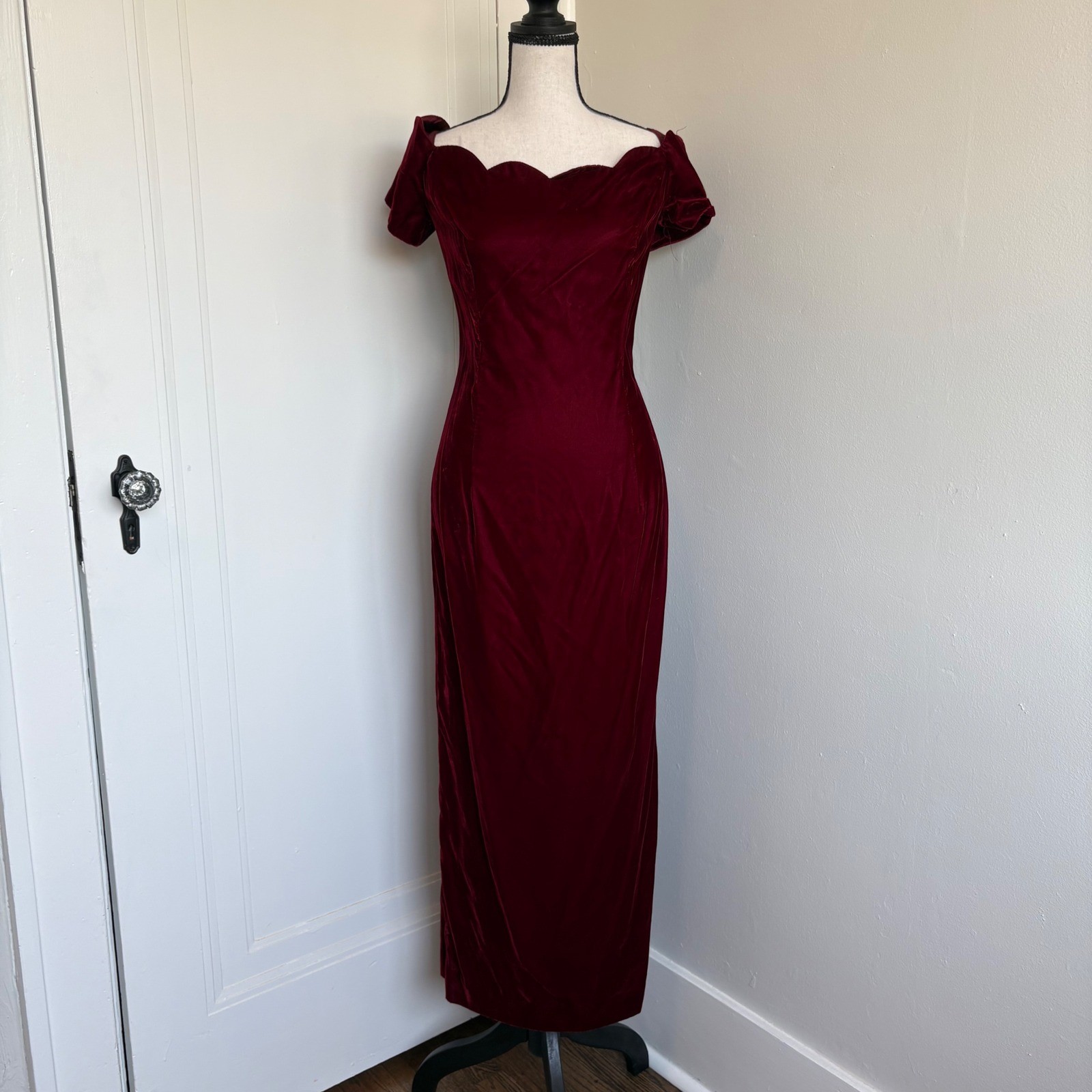 Vintage 80&rsquo;s Roberta Burgundy Velvet Maxi Dress Scalloped Off Shoulder Gown 7/8