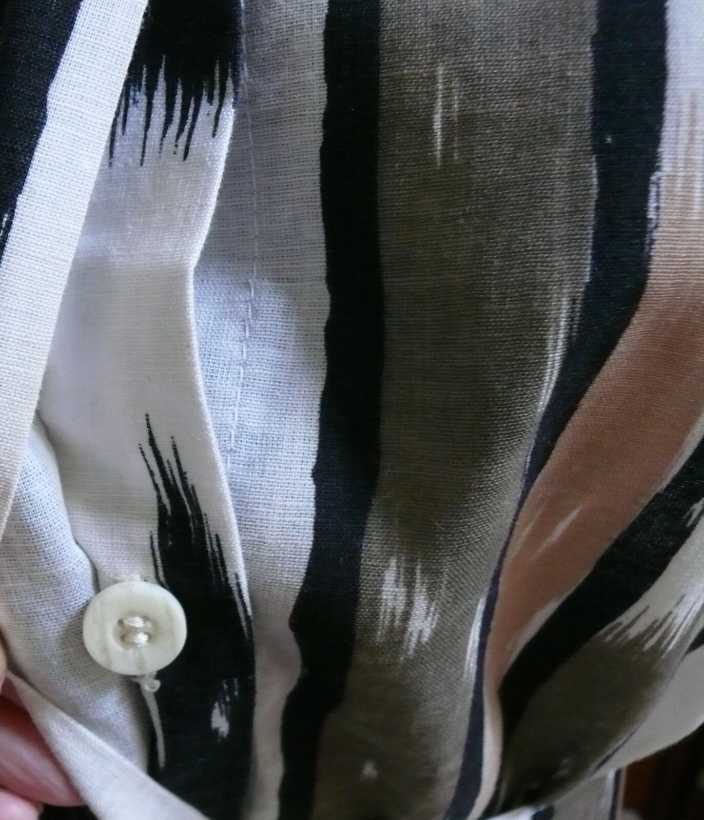 1950-60 Ikat like Print Button down Afternoon Dress XS / S as is