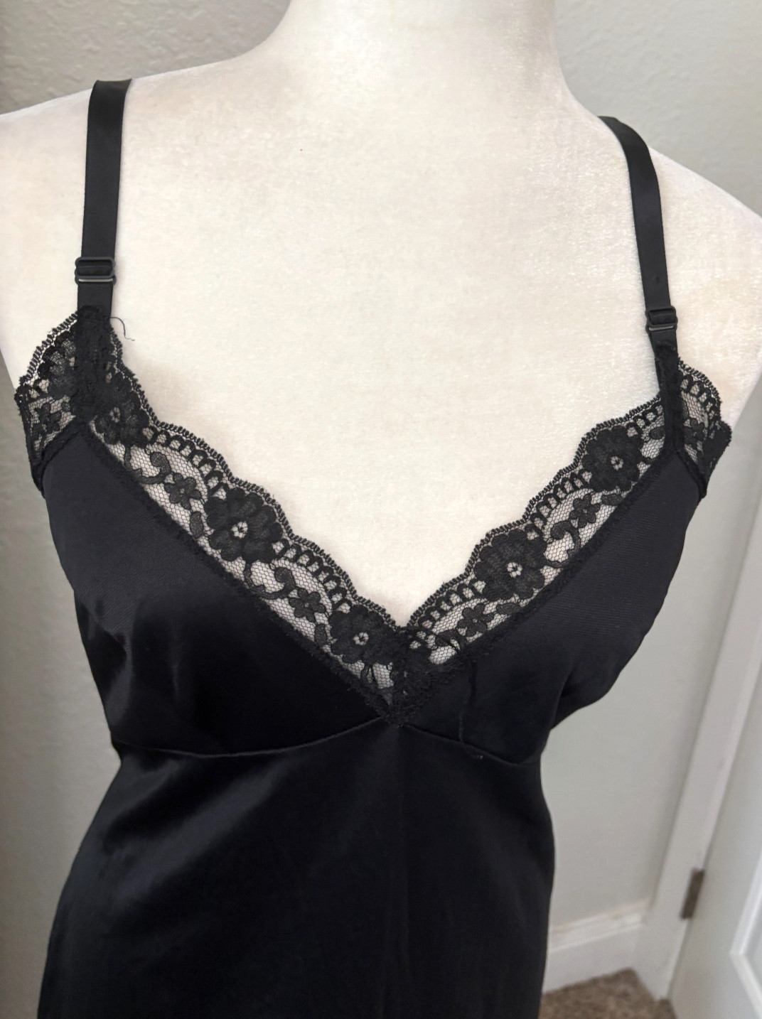Vtg Sz XL 24 MOVIE STAR USA Black Nylon Lace FULL SLIP Retro SILKY Long Dress