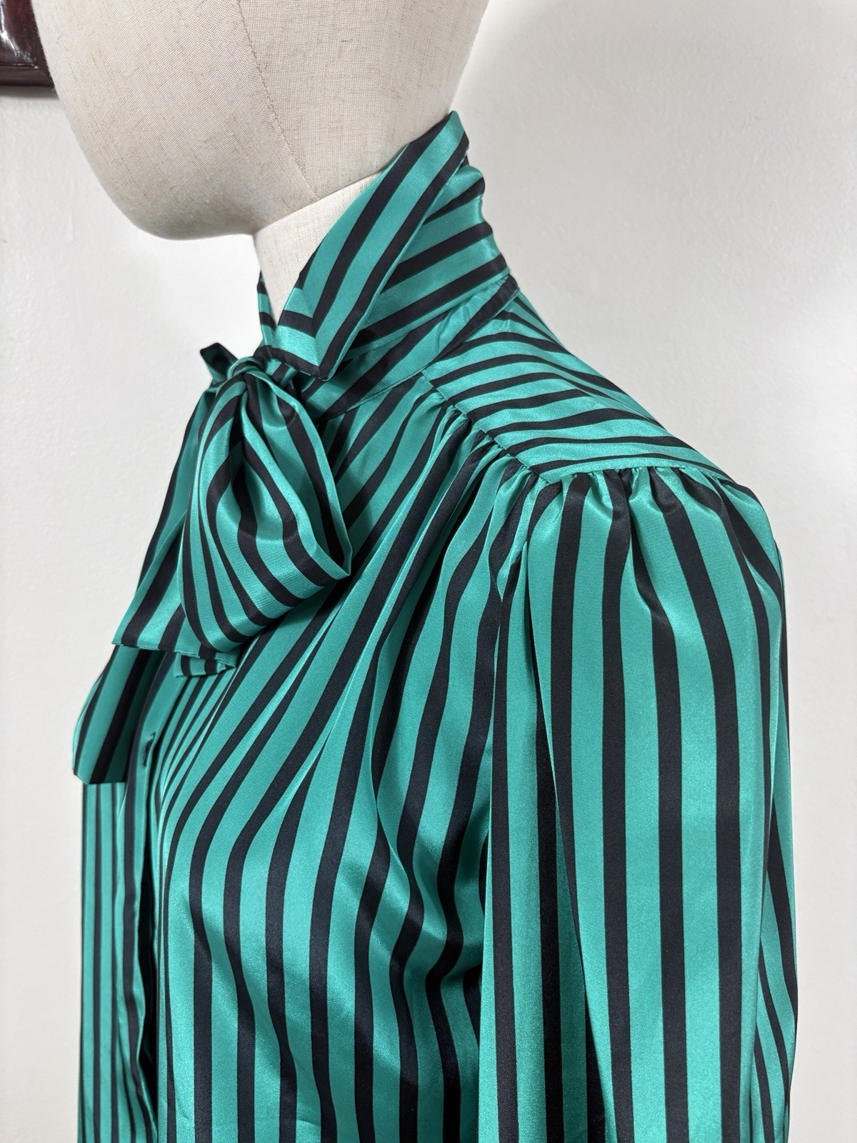 Vintage Pussy Bow Scarf Blouse Button Up Women&rsquo;s 8 Striped Green Made In USA