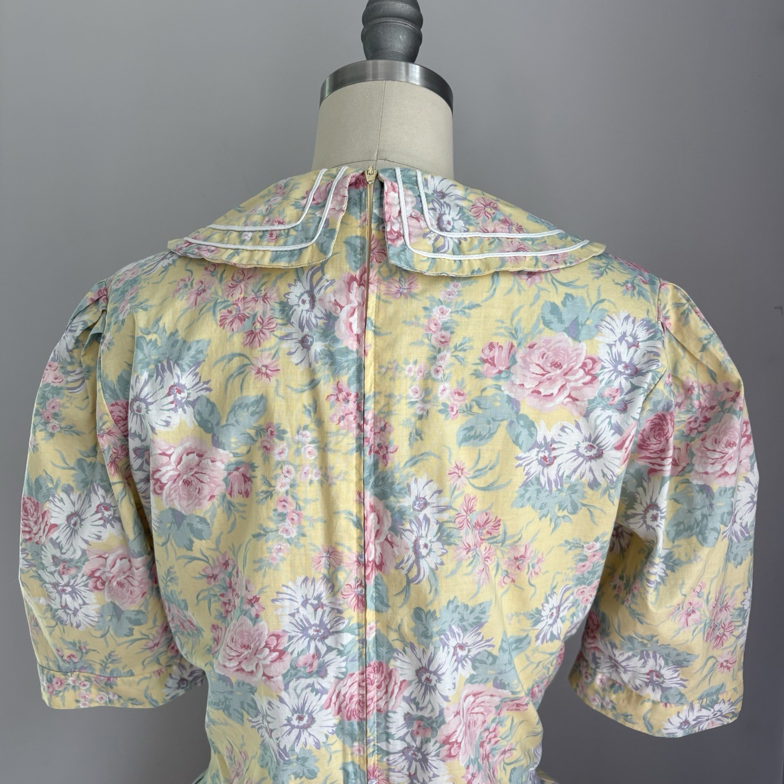 Vintage 80’s Laura Ashley Roses & Daisies Yellow Sailor Dress S/M Cottagecore