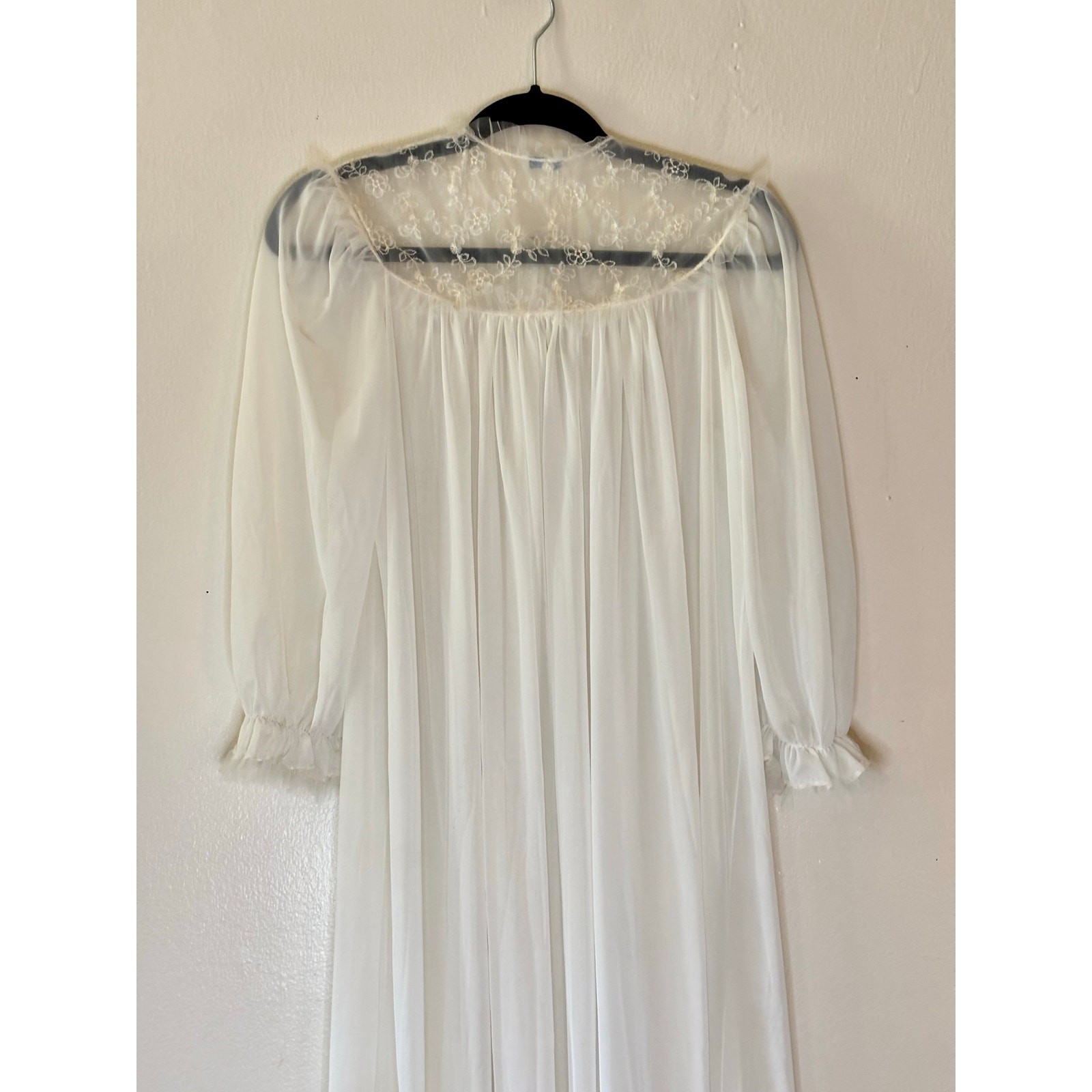Vintage 1960s White Nylon Peignoir Robe Lady Lenora Tulle Trim Bridal