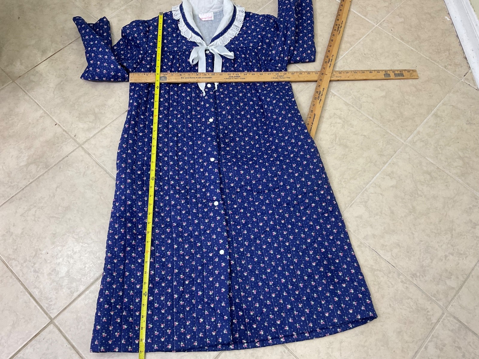 Vtg. Carriage Court Sears Quilted Floral Robe Size Small USA Made Cottage core