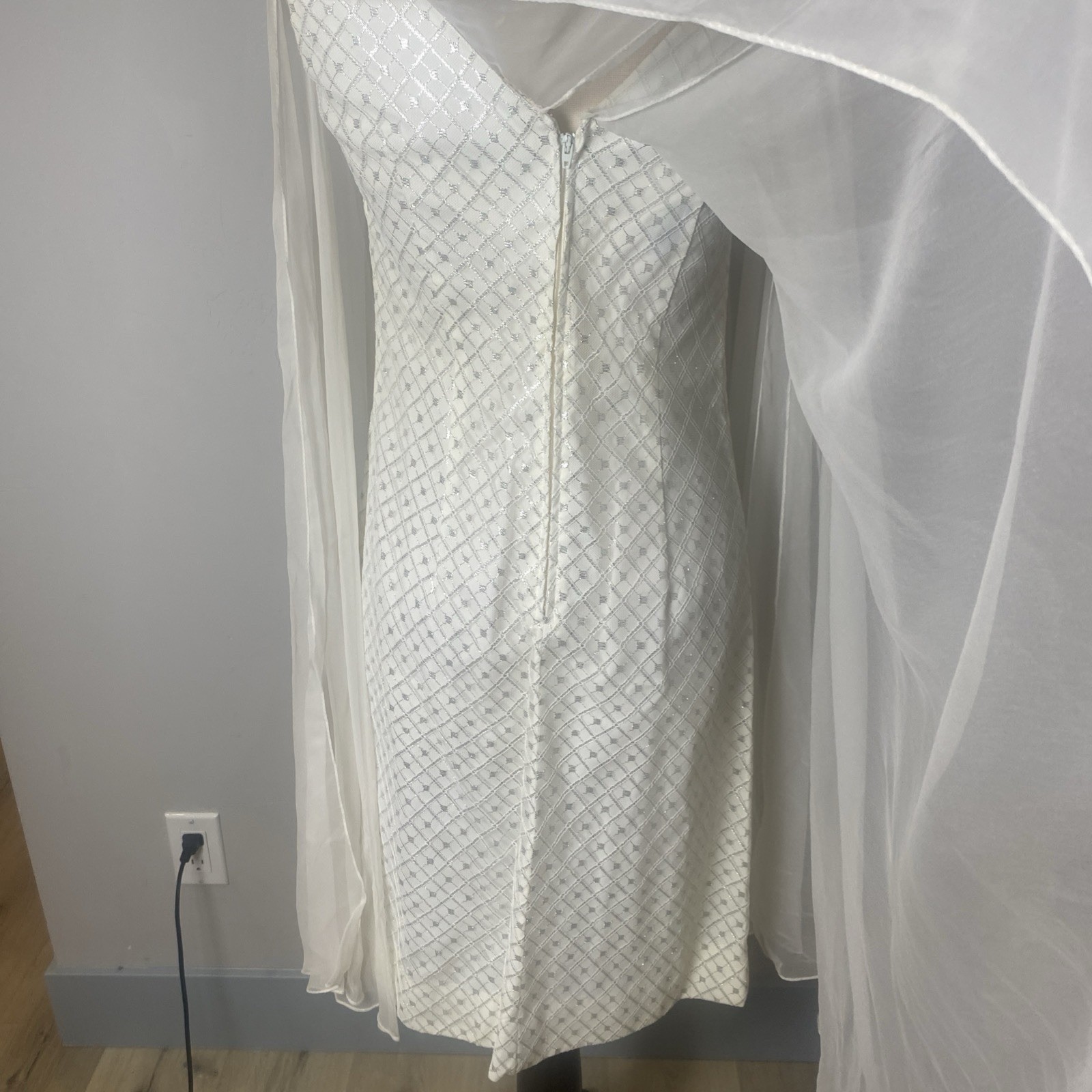 VTG 60’s White Chiffon Flowing Fitted Dress Metallic Threading S/M Cocktail MOD
