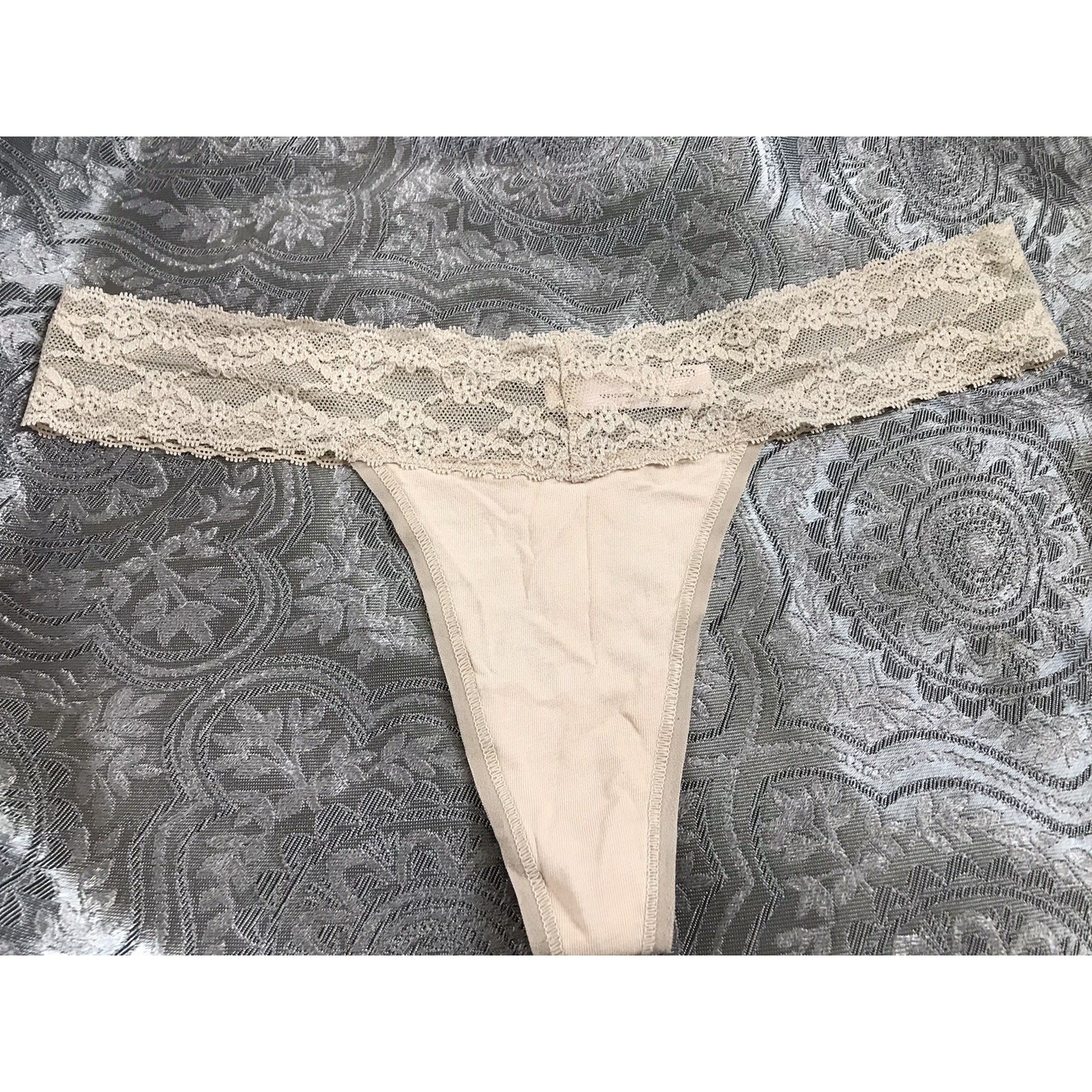 Vgt 2016 Victoria&rsquo;s Secret Cream Cotton Trim Lace Thong Panties Sz Small VS LOGO