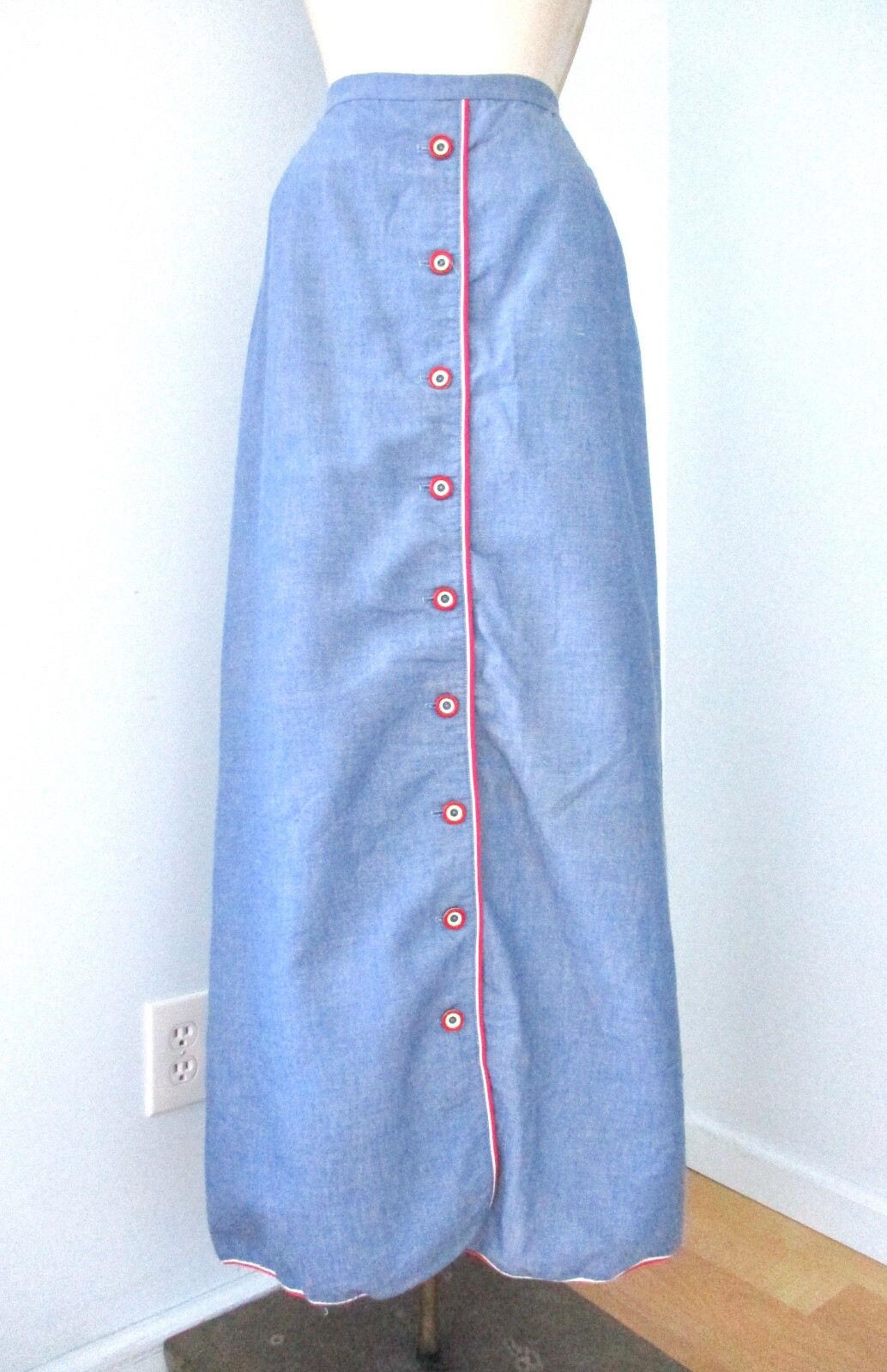 Vtg 60s 70s Mod Blue Chambray Denim Maxi Skirt Red White Bullseye Buttons 25 in.