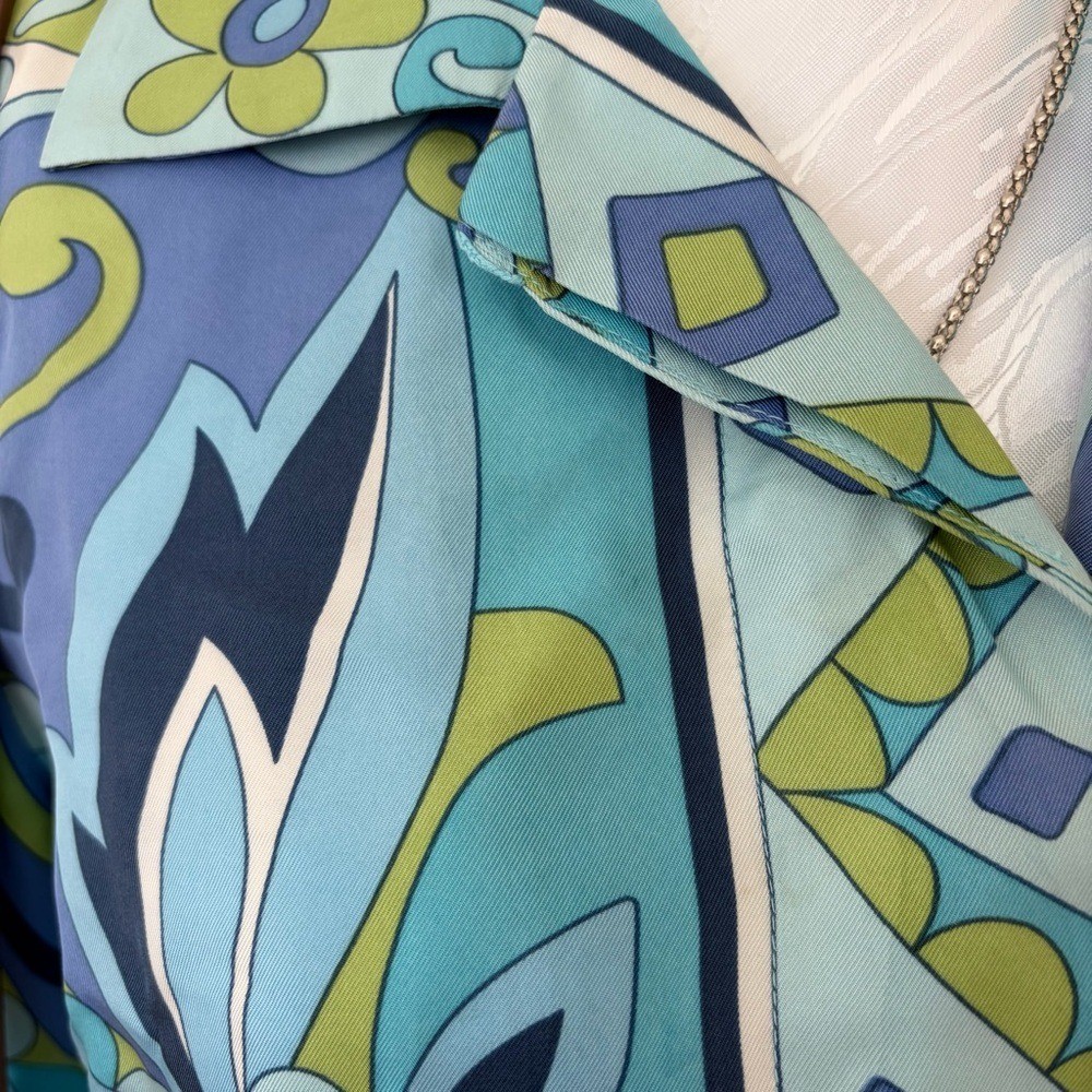Petite Sophisticate 100% Silk Blouse Psychedelic Print Vintage Petite Size 4