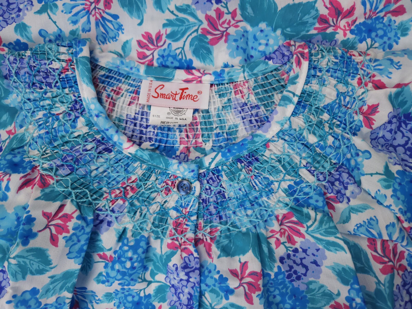 Smart Time Snap Front Floral House Dress Smocked Robe NEW With tags Medium