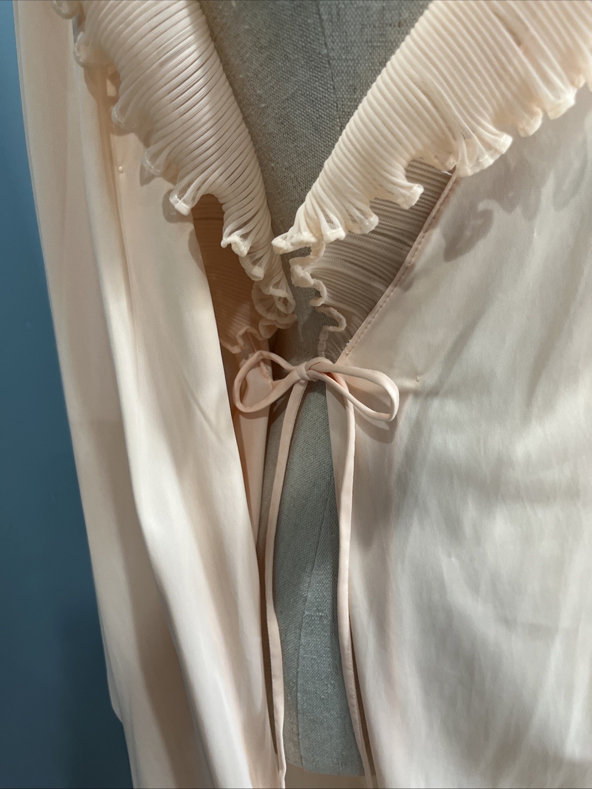Vintage GOSSARD peach FULL LENGTH ROBE chiffon collar romantic coquette M MEDIUM