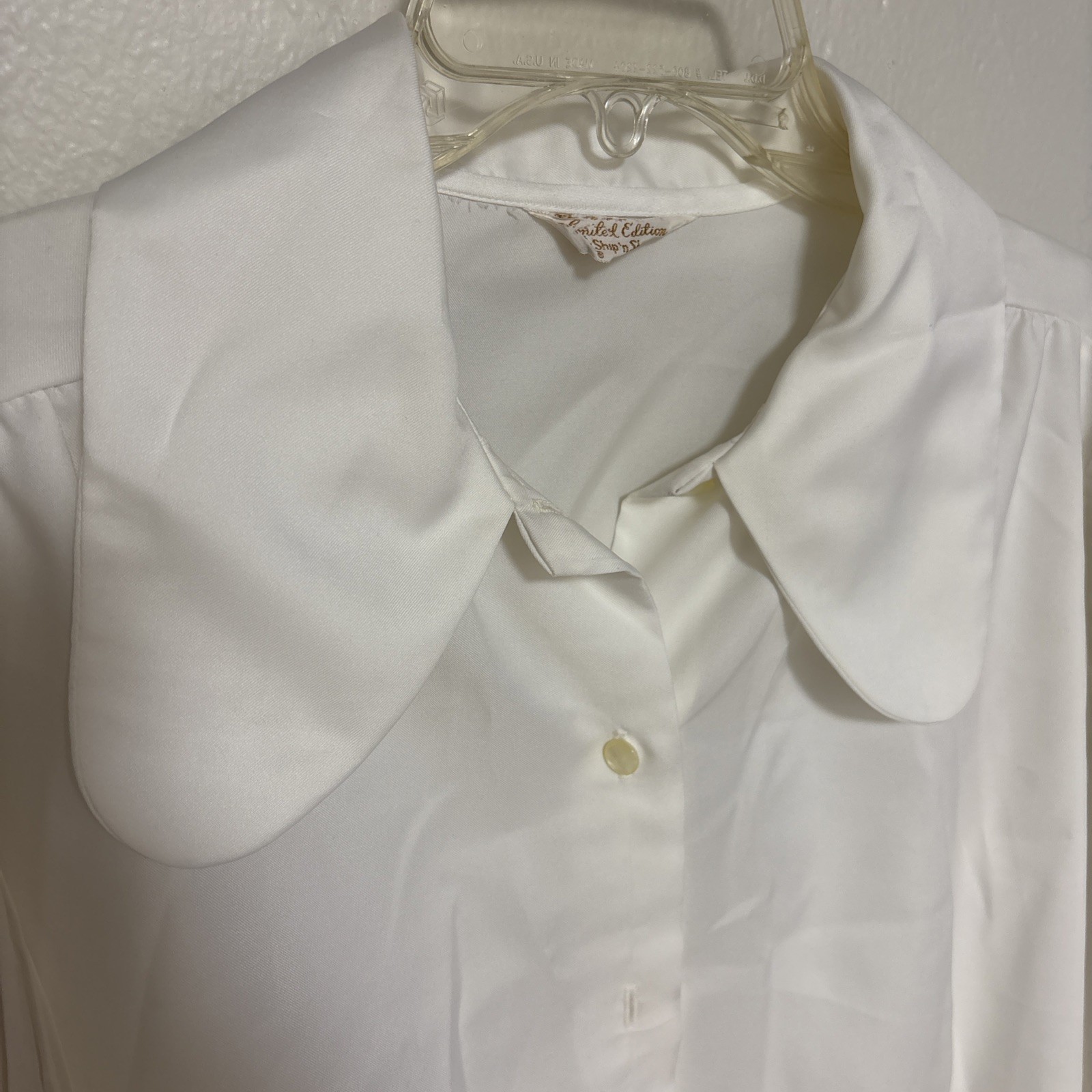 Vintage 90s Secretary Blouse Button Up Minimalist Woman’s 36 Pleated Pearl Snap