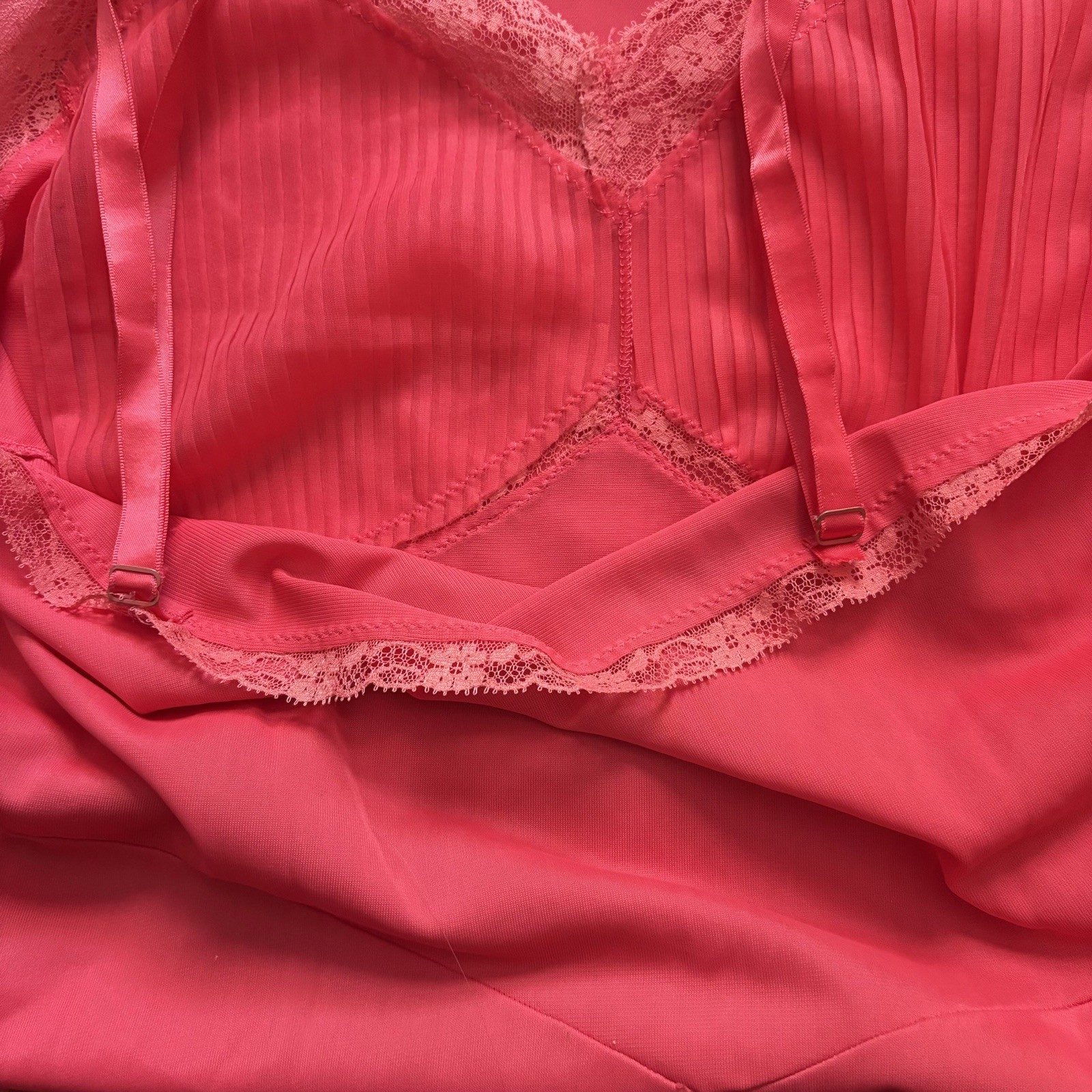 Vintage 1950s Luxite Holeproof Red Nylon Full Slip Lace Pleated Hem Sz 34 S