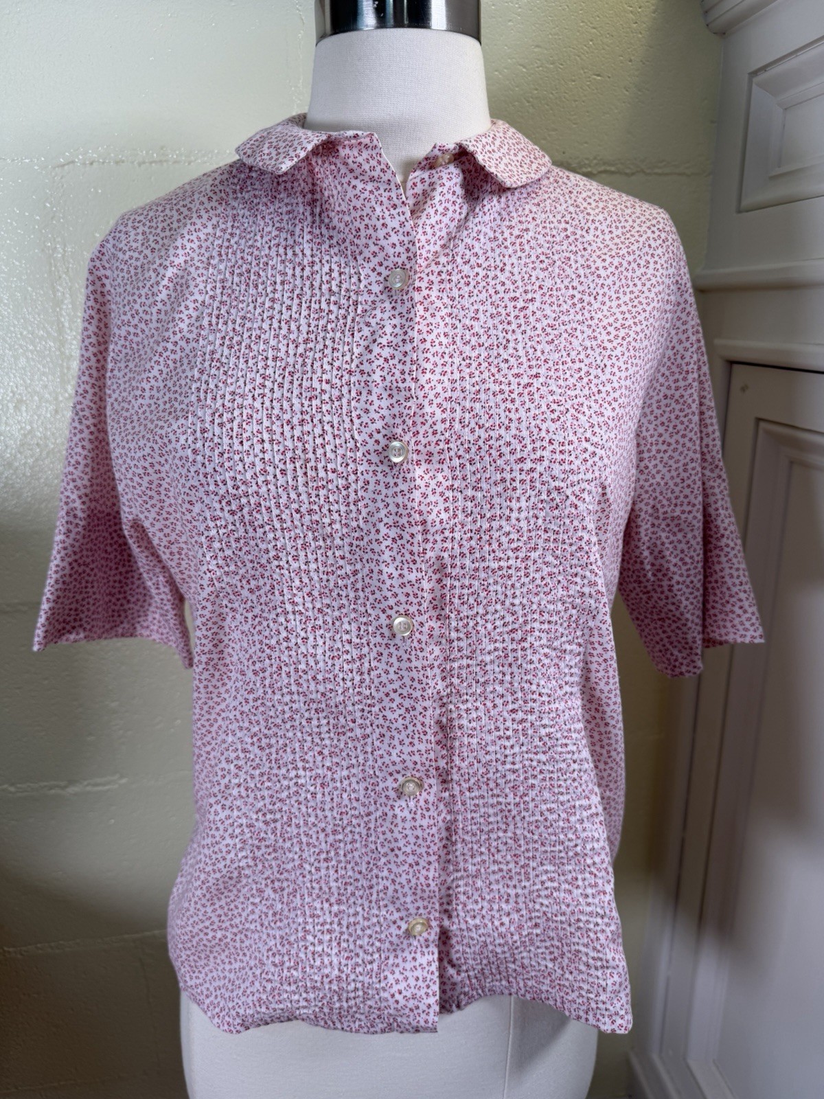 Vintage 70s Pressed Forever Blouse Womens S Pink Floral Pintuck Short Sleeve USA