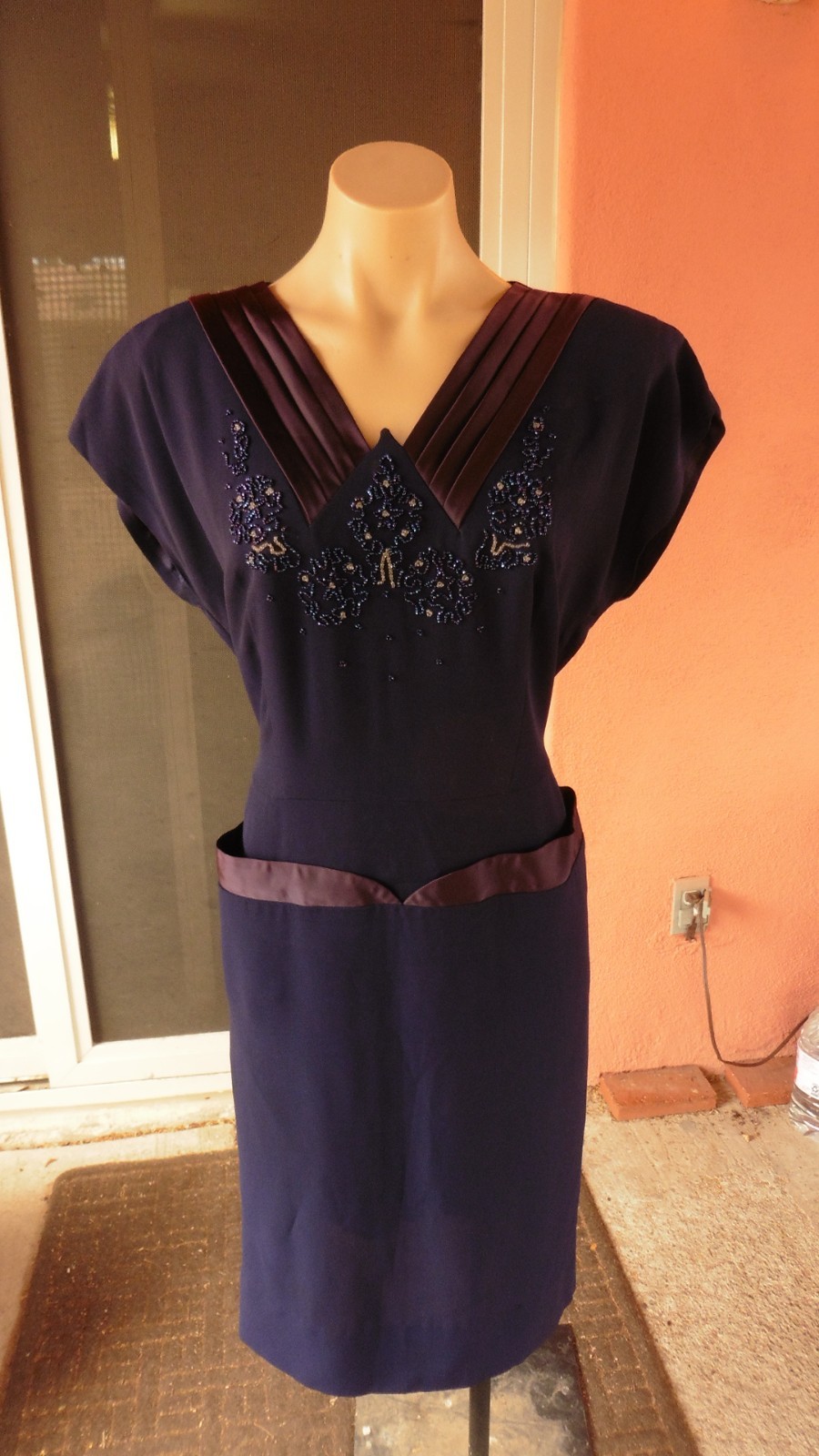 40s Navy Crepe Cap Slv Dress w/Beaded Bodice w/Pockets sz38x32x42