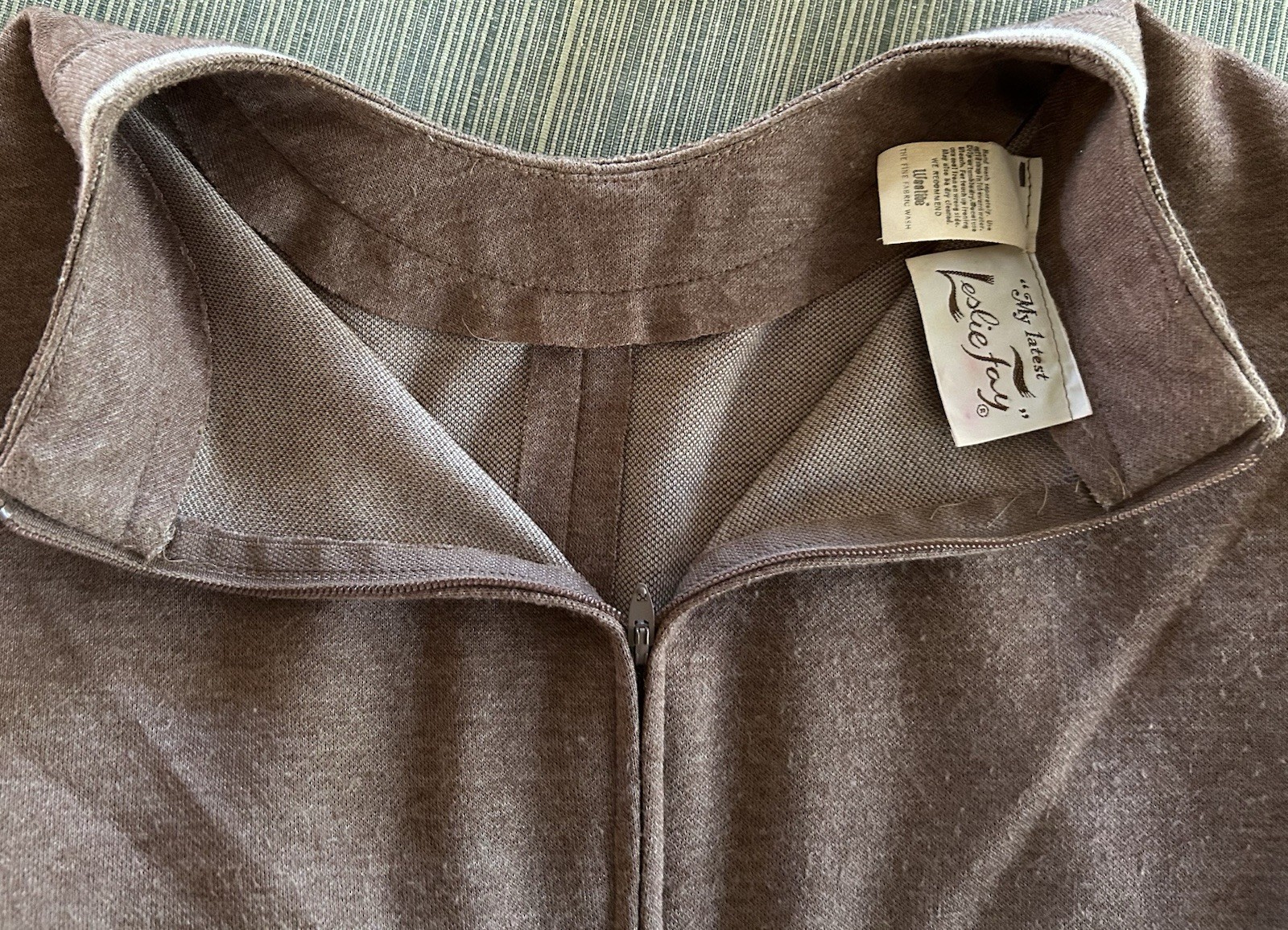 c1970s LESLIE FAY PALE BROWN DRESS WHITE TRIM SZ 14? ILGWU USA-MADE LABEL VG CND