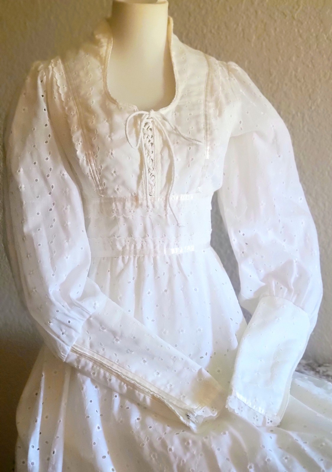 Gunne Sax by Jessica White Eyelet Lace leg o mutton Sleeve Scoop Neck size11