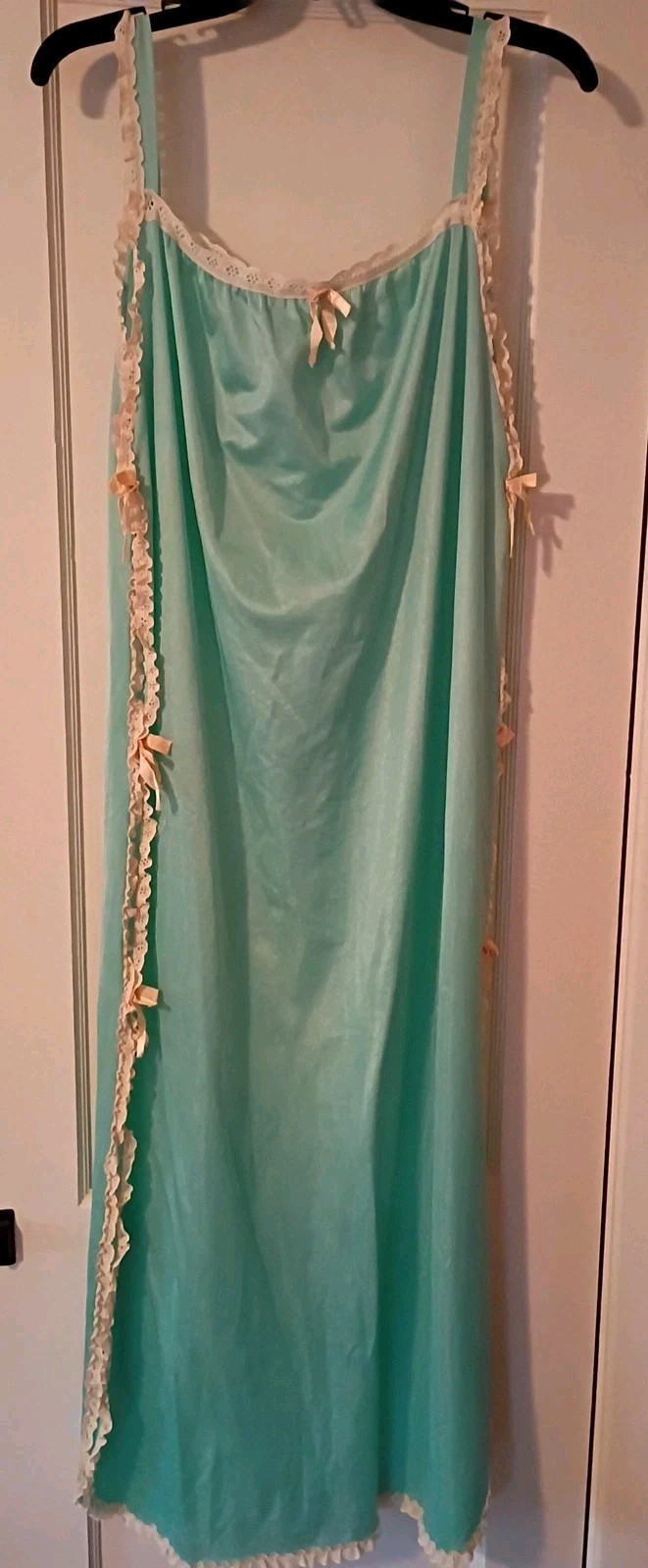 Vintage UNDERCOVER WEAR MINT GREEN NIGHTGOWN Size L Nylon Lace Long