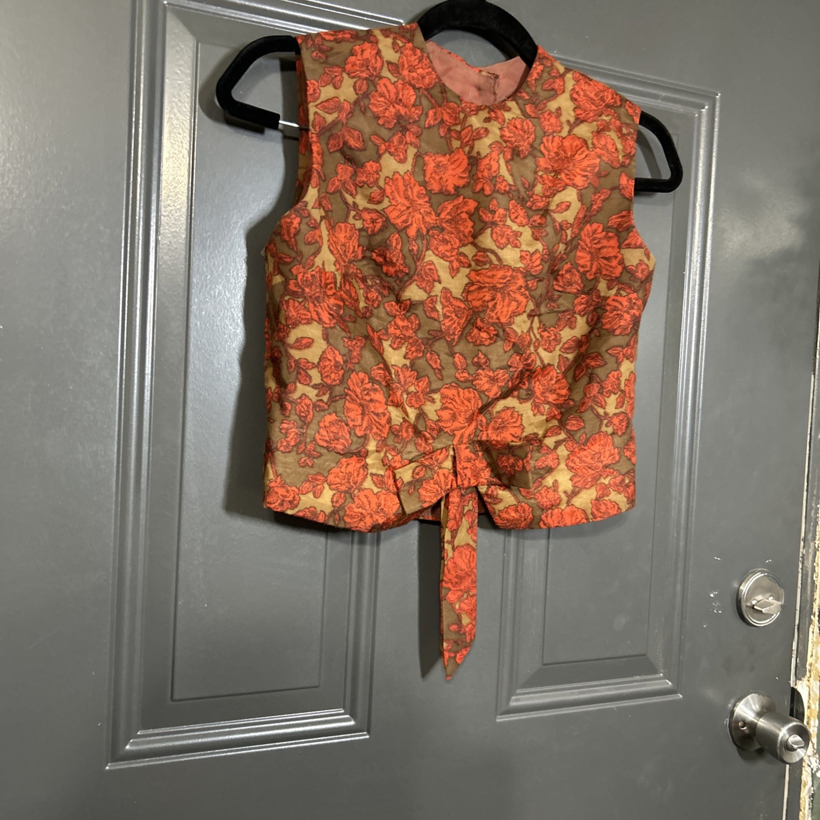 None Branded Vintage Red And Brown Flower Vest And Pleaded Skirt