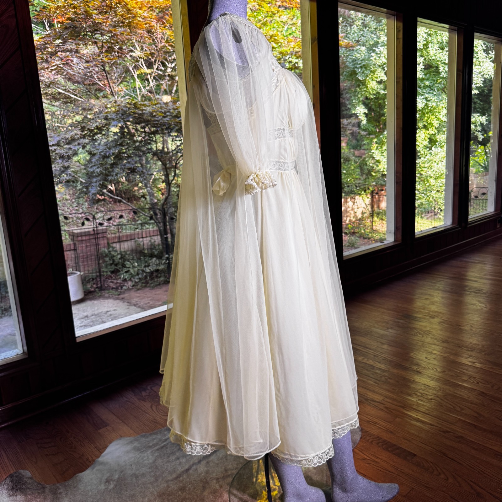 Vintage 50s 60s Yellow Lace Babydoll Nightgown & Peignoir Set Vanity Fair Small