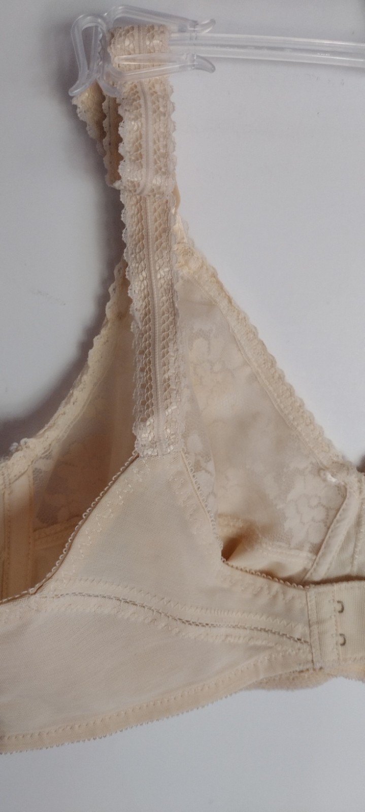 VINTAGE CARNIVAL 40C BEIGE WIRELESS FULL COVERAGE FLORAL LACE 065 GIVE N TAKE…