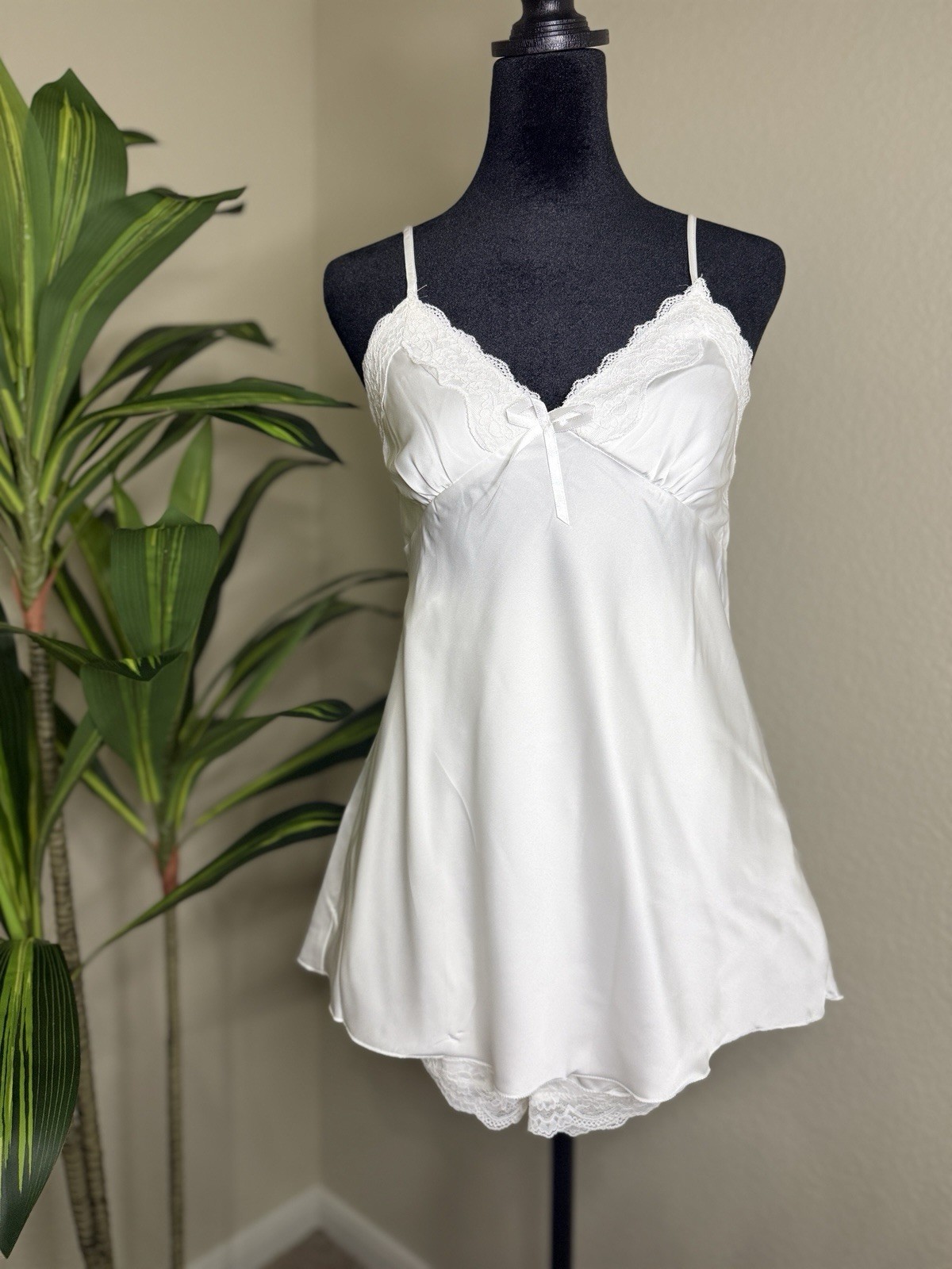 Women’s White Satin-Look Slip Lingerie with Lace Trim Camisole Chemise