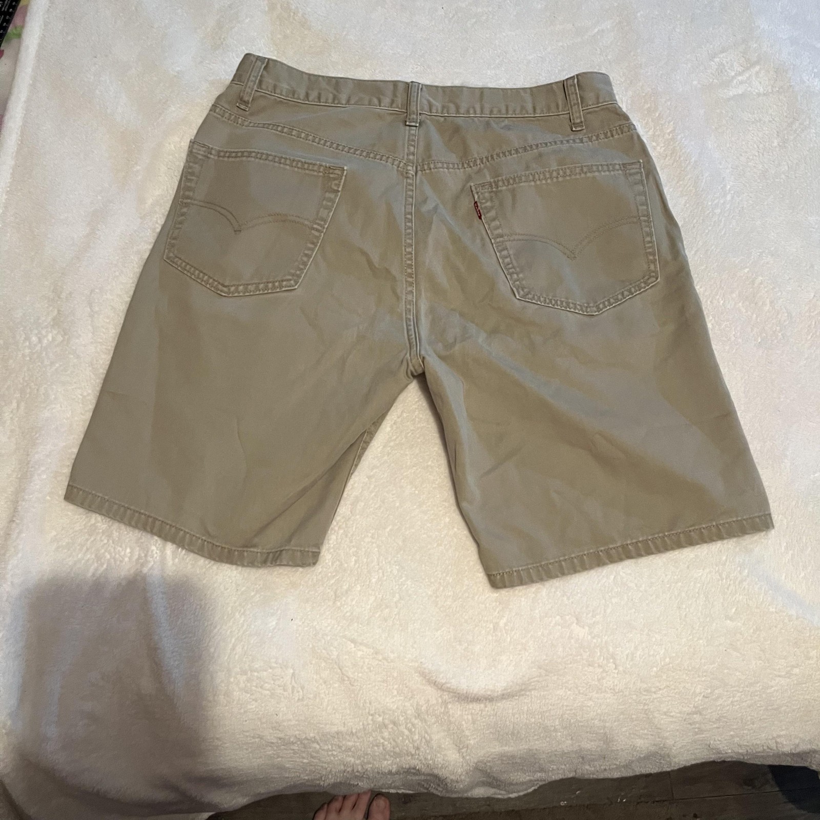 VintageLevi&rsquo;s 505 Chino Shorts Mens 34 Beige Flat Front 11in Inseam Regular Fit