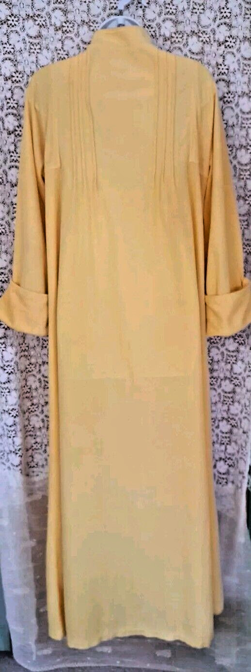 David Brown California Bathrobe Size L Yellow Velour Zip Front Retro Loungewear