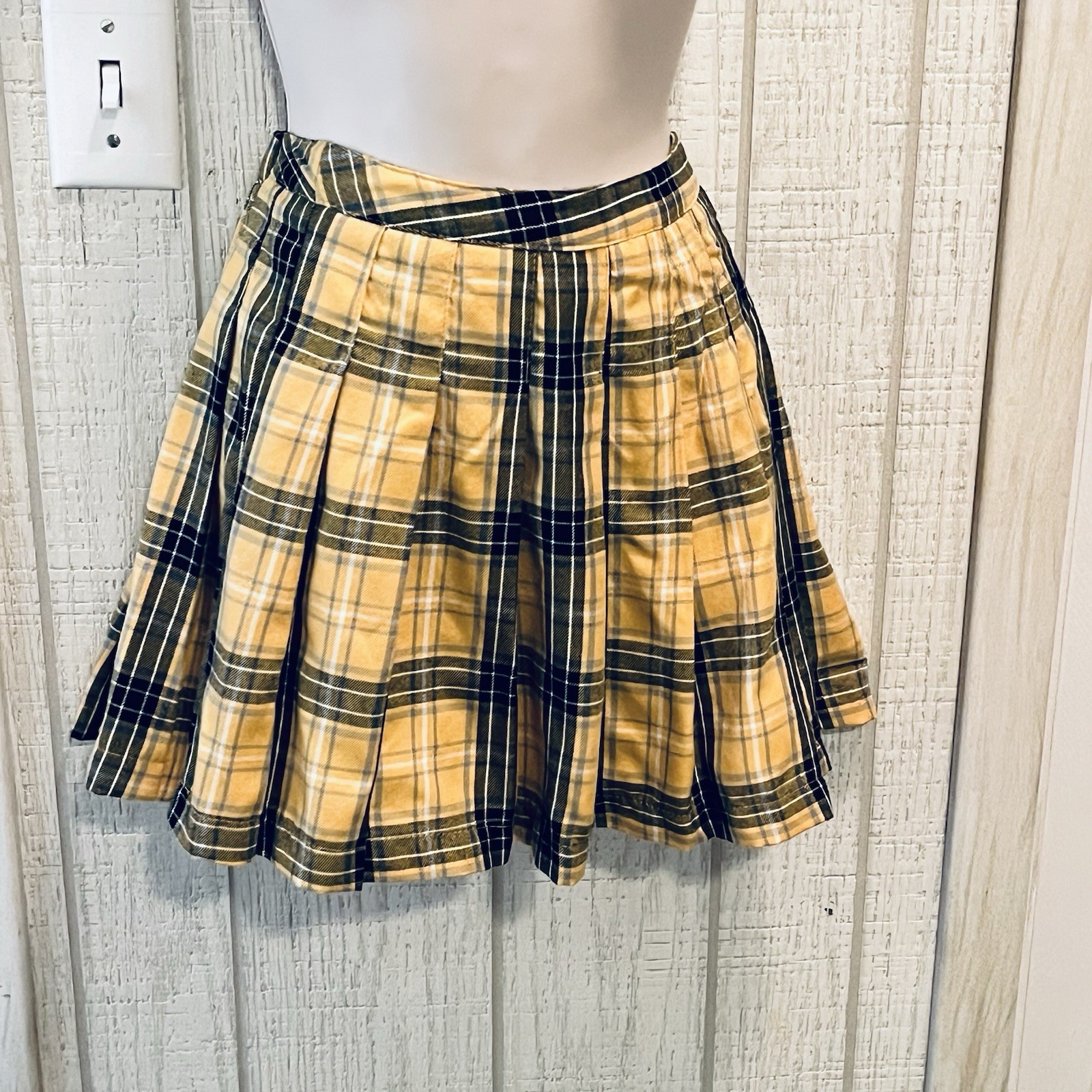 Y2K Micro Mini Skirt Yellow/Black PLAID PLEATED Sz Med-15.5&Prime; Length-FOREVER 21