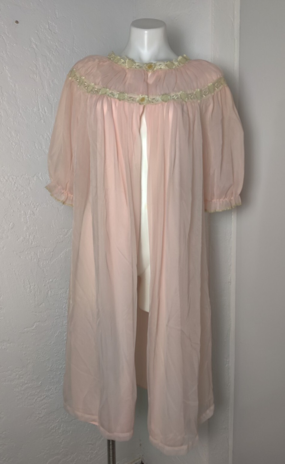 Vintage Vanity Fair 1950&rsquo;s Rare Double Layer Nylon Chiffon Robe Pink/Coral *Read
