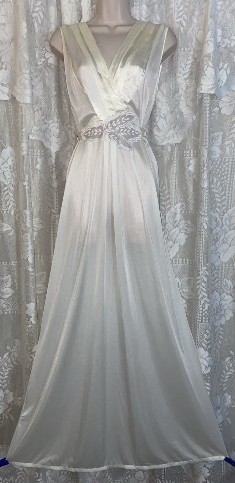 VTG RARE L X TALL 60&Prime; Long RARE Fancy UCW Ivory Bridal Nightgown Negligee Gown