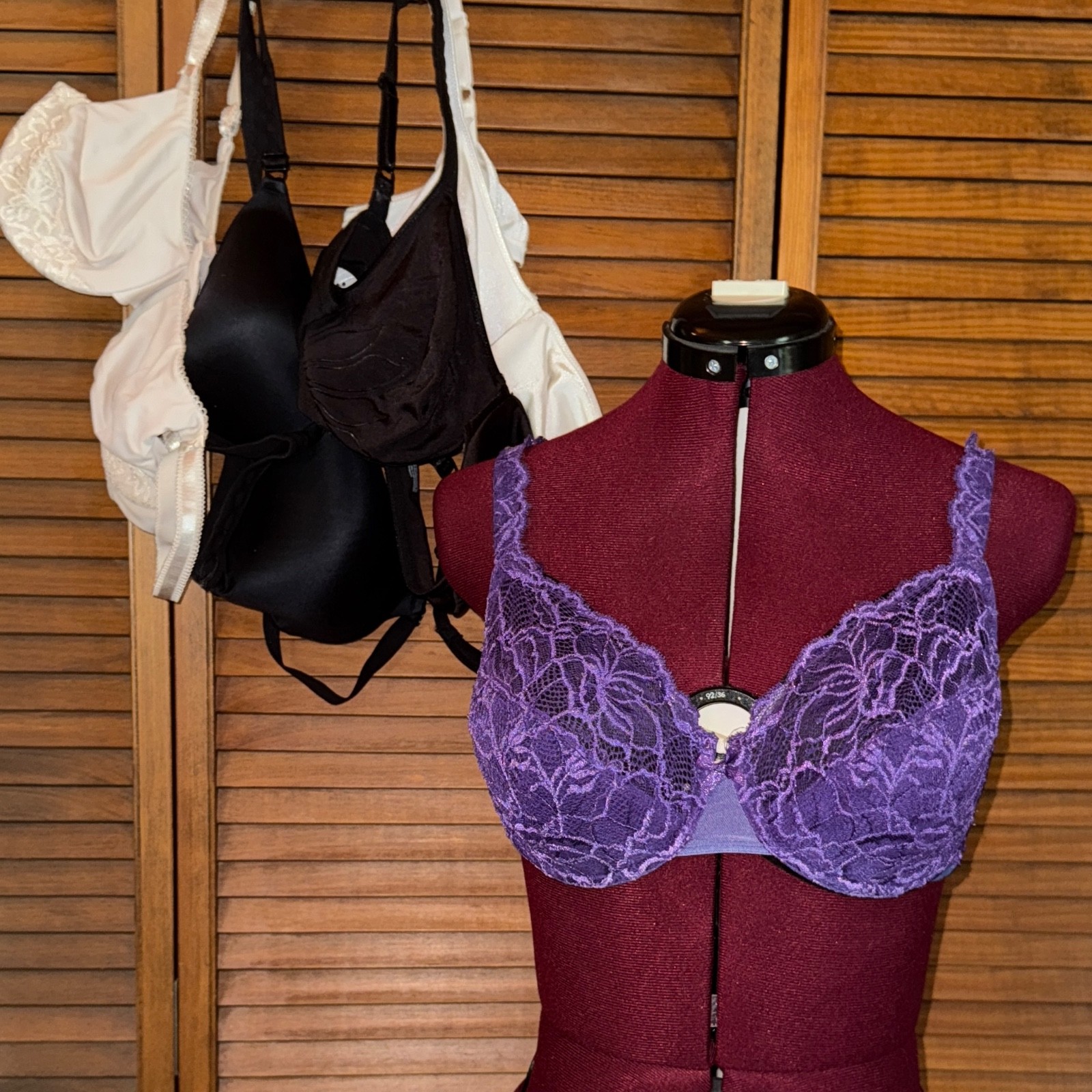 Lot of 5 VTG Lightly Lined & 1 Soft Molded Underwire Bras Warner Olga & Bali 38C