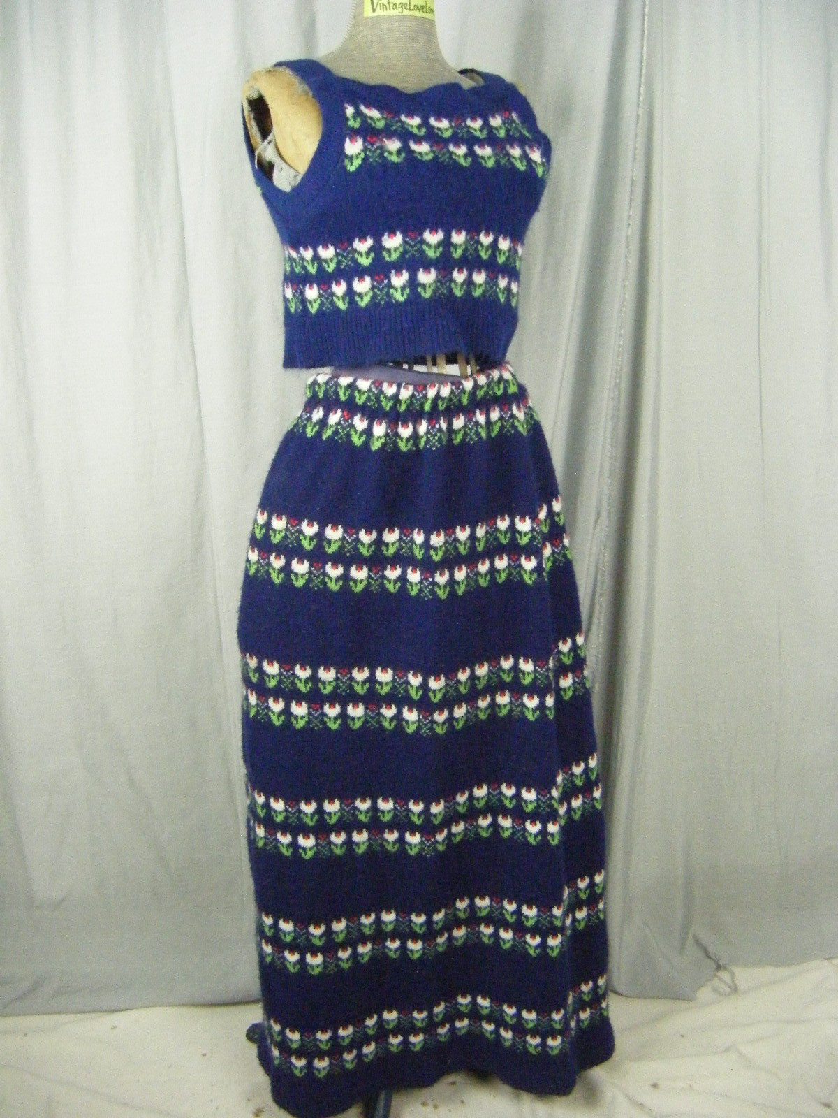 LOVEBUG BY INFANTA Vtg 70s Blue White Tulip Acrylic Top Skirt-Bust 34/Waist 28