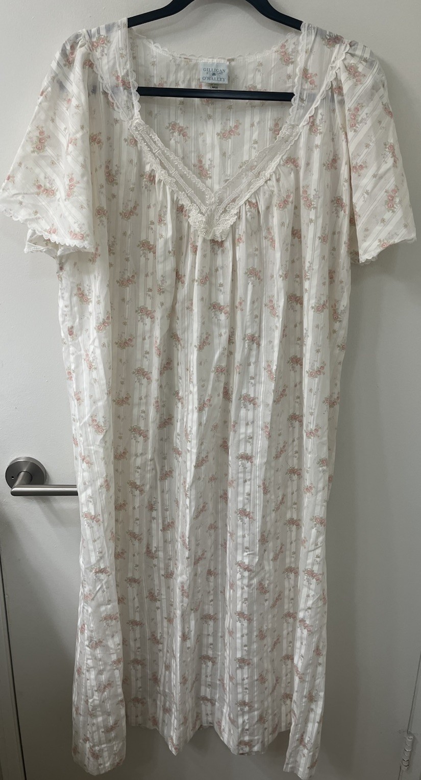 GILLIGAN O&rsquo;MALLEY Floral Night Gown Light Weight Short Sleeve SIZE Large 16-18